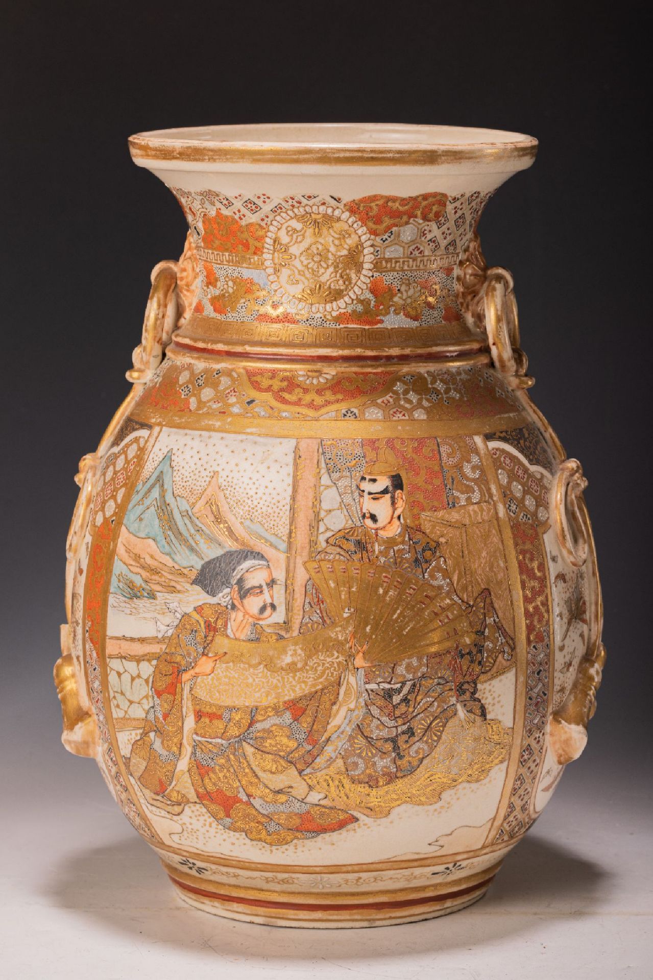 Satsuma-Vase, Japan, Meiji-Zeit,  cremefarbener Scherben