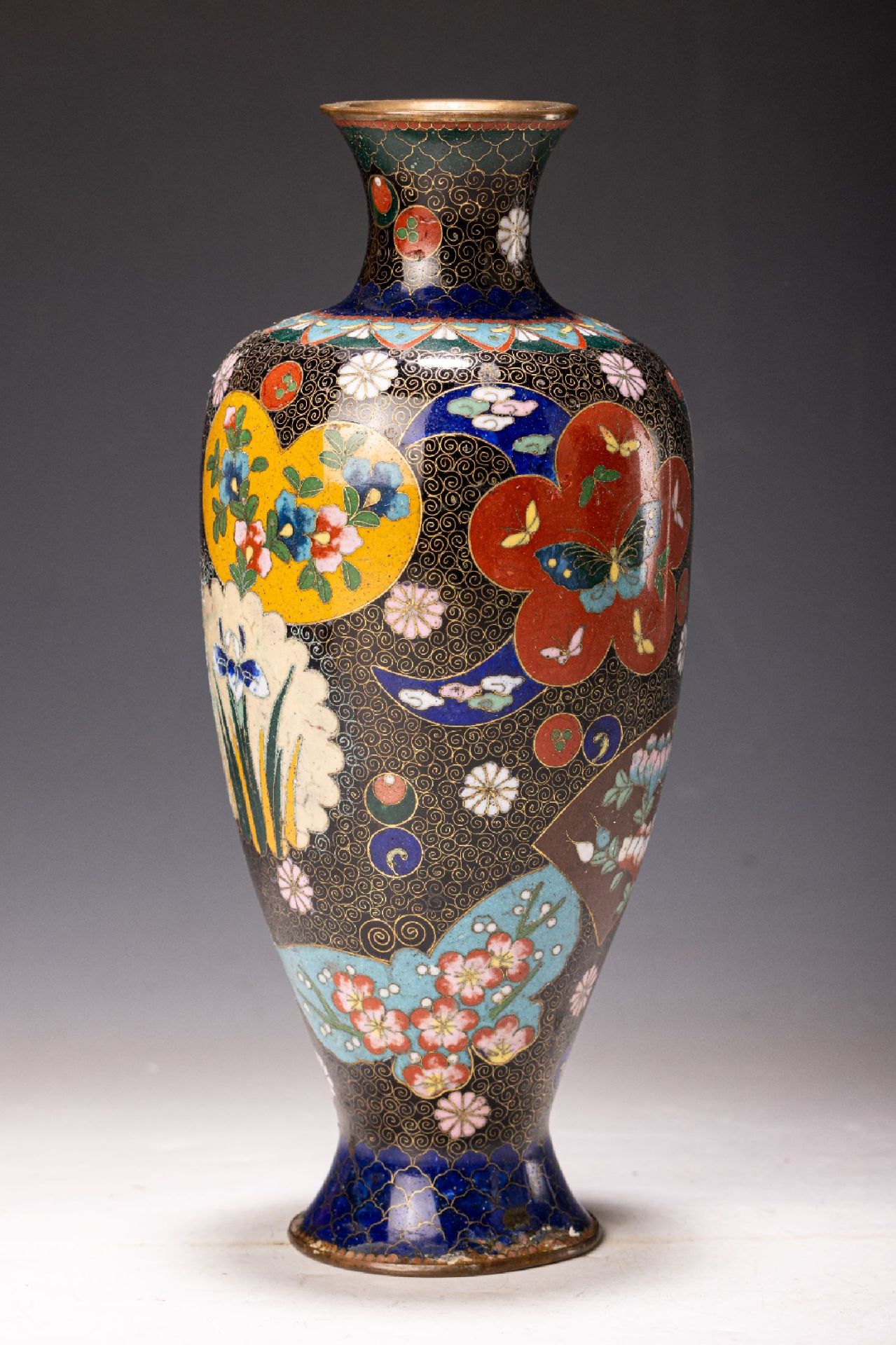 Cloisonné-Vase, Japan, wohl Kyoto, Meiji-Zeit, nach 1881,