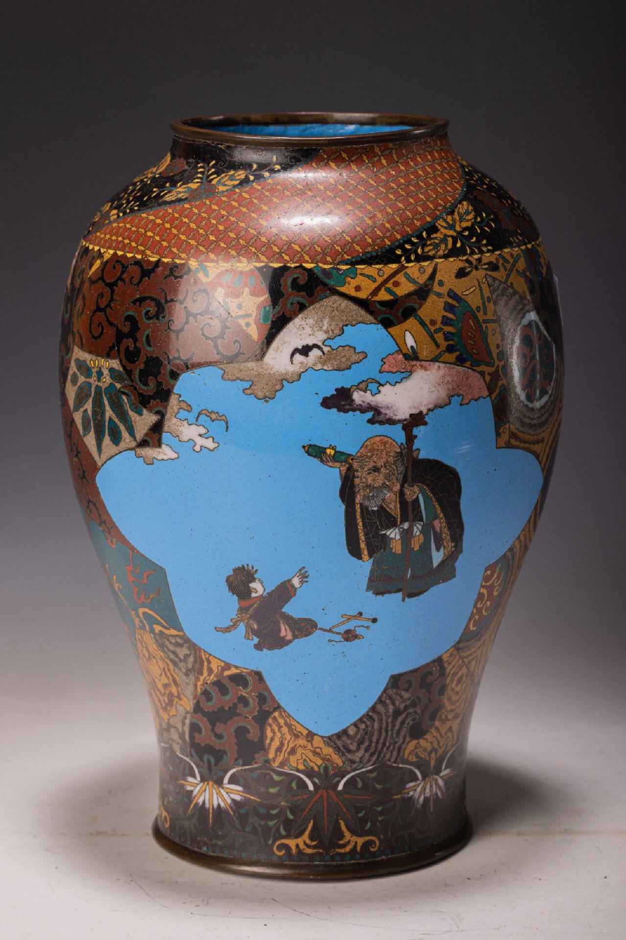 Cloisonné-Vase, Japan, Meiji-Zeit, nach 1881, flächig