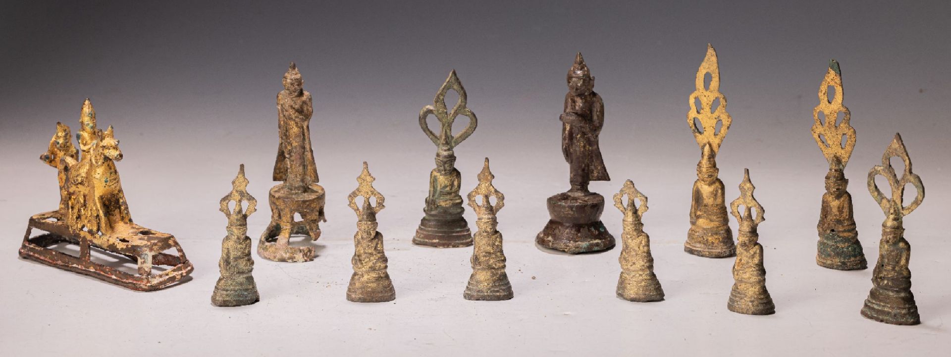 12 Bronzefiguren, Burma, Amarapura Zeit, 17./18. Jh.,  9x