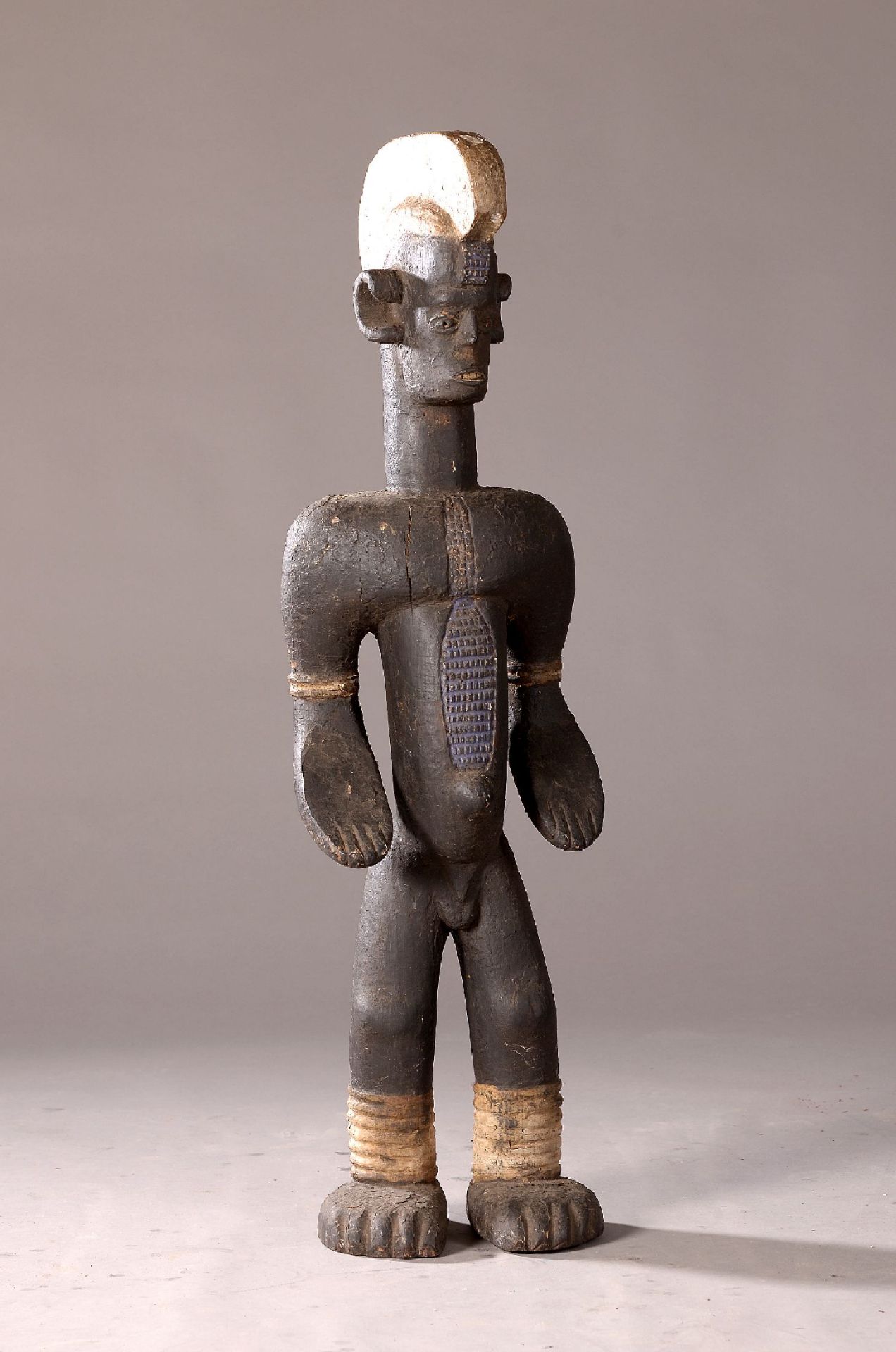 Große stehende Figur, Ibo/Igbo, Nigeria, Mitte 20. Jh.,