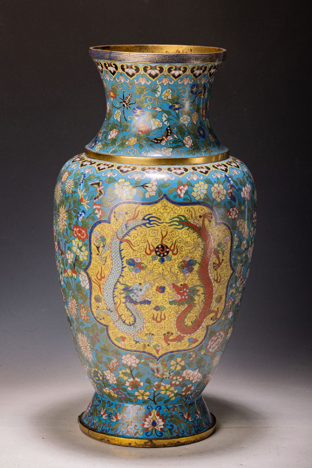 Große Cloisonné-Vase, China, späte Qing/Ende 19.Jh.,