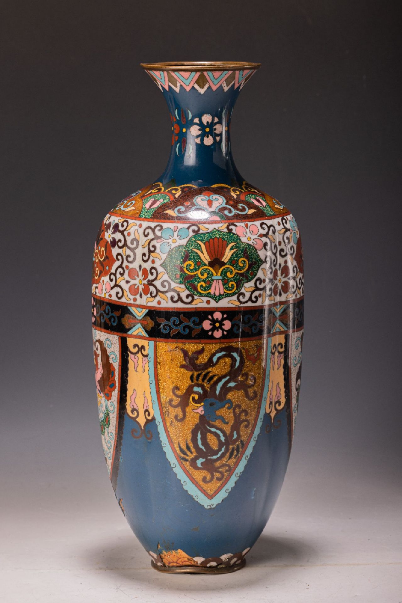 Cloisonné-Vase, Japan, wohl Kyoto, Meiji-Zeit, nach