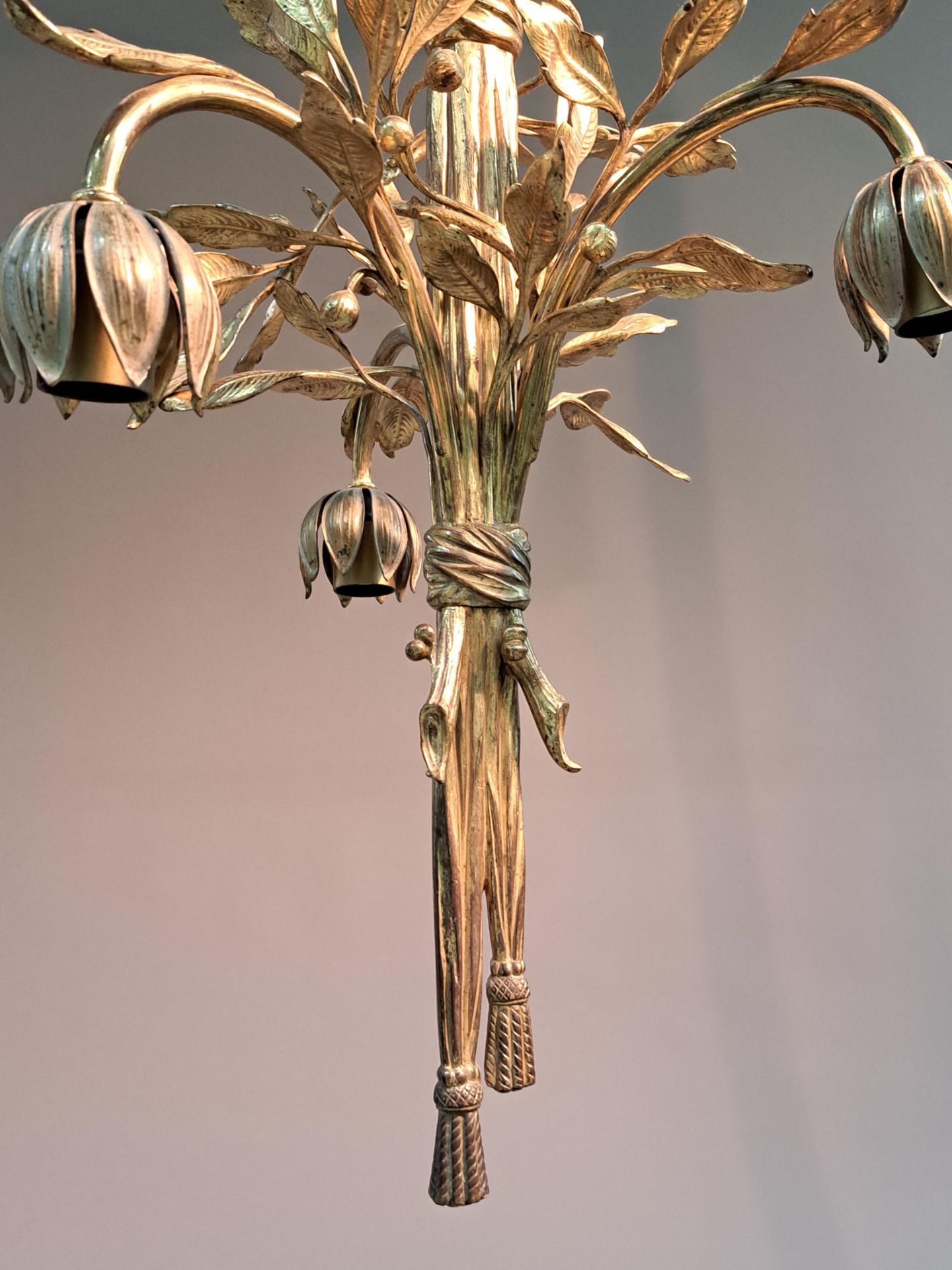 Mistel-Deckenlampe, frühes 20.Jh., Bronze, poliert, - Image 4 of 4