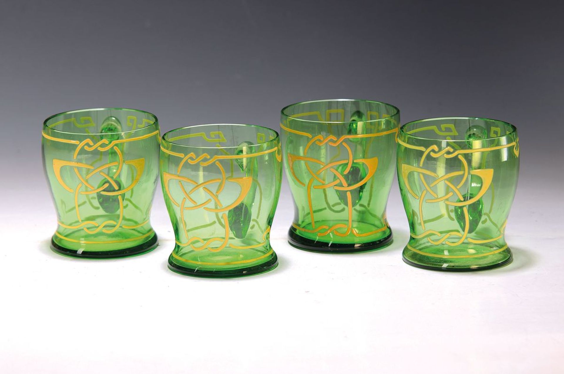 11 Henkelgläser, deutsch, um 1900-1905, grünes Glas,