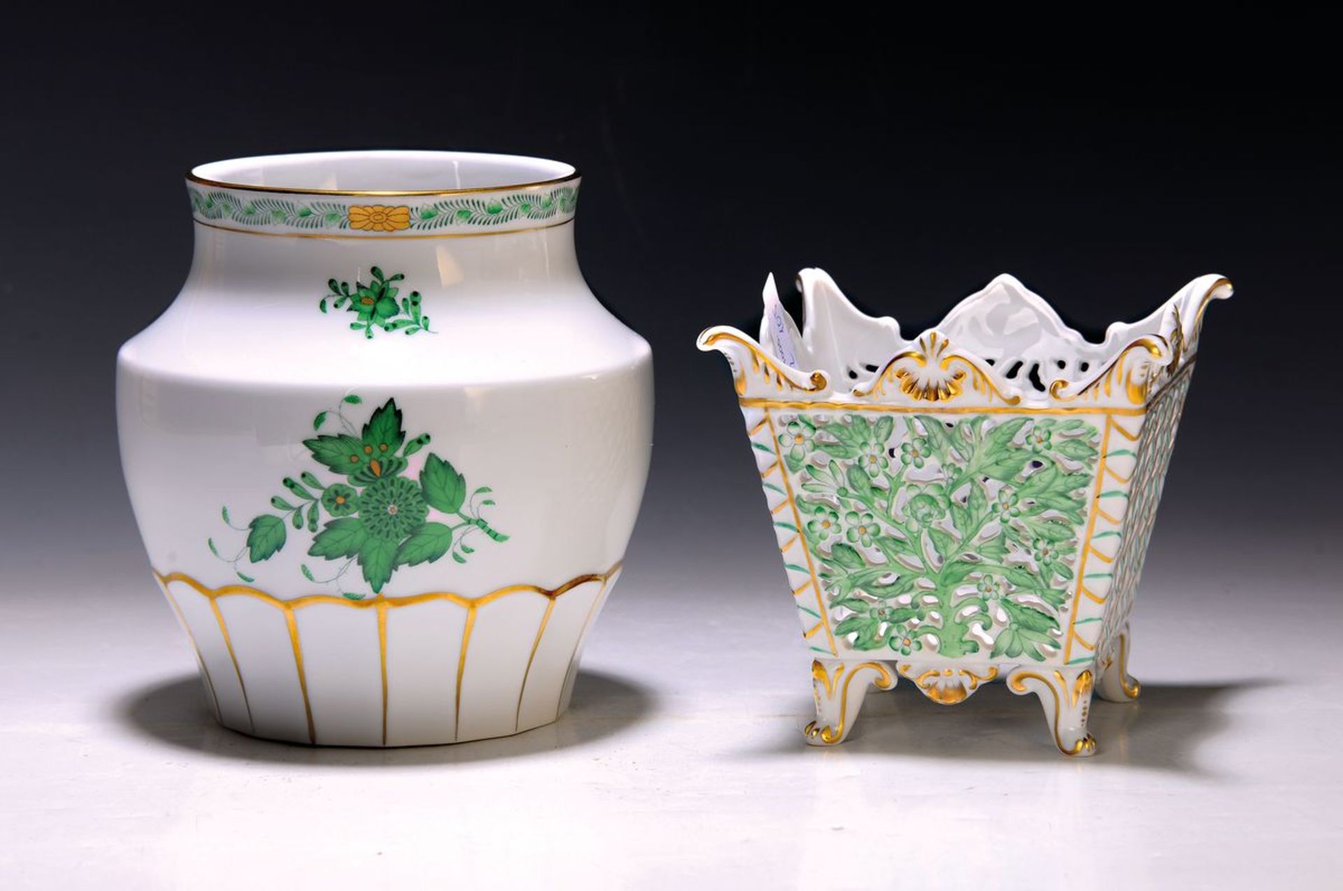 Vase und Übertopf, Herend, 20. Jh.,  Vase Apponiy in Grün