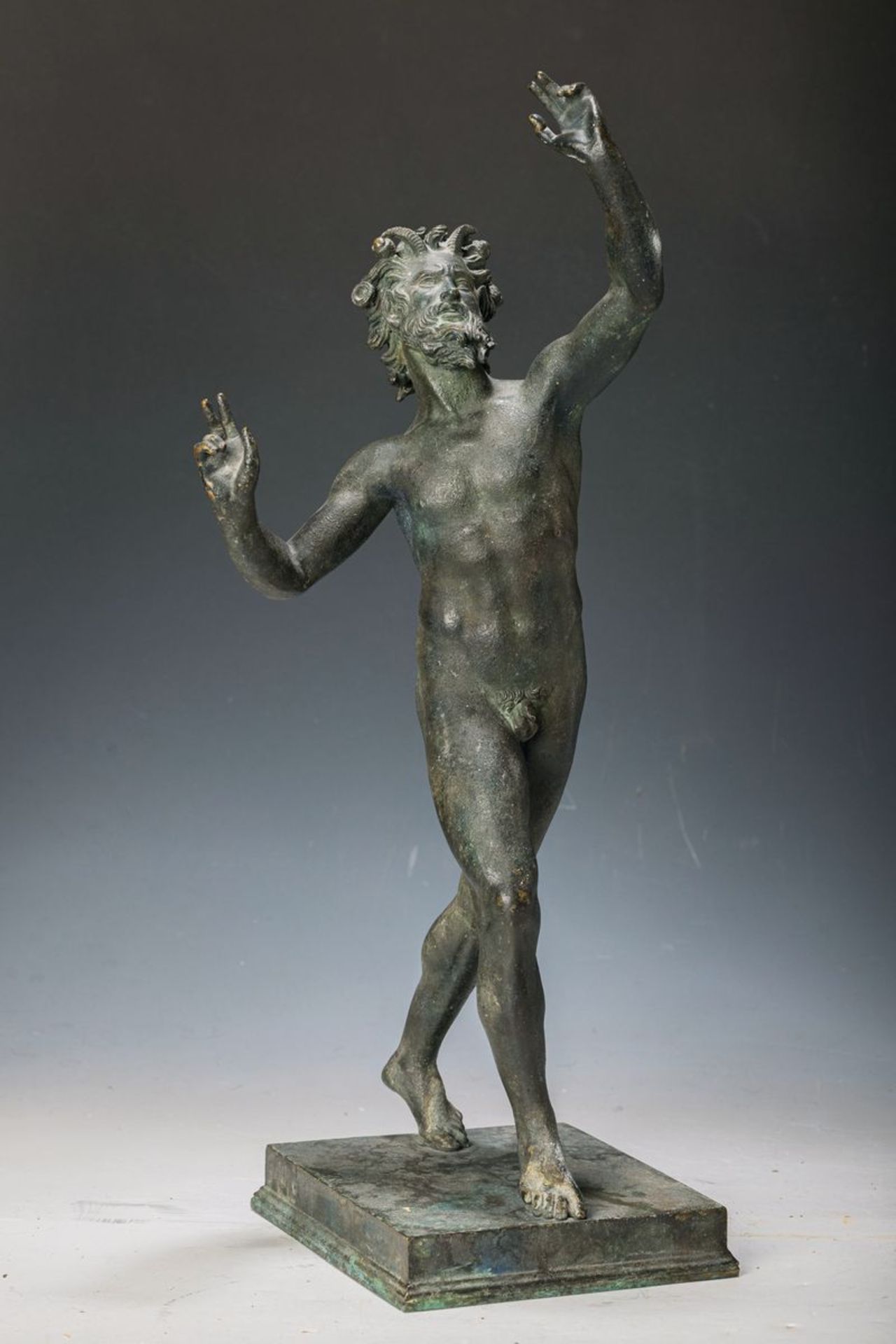 Der tanzende Faun von Pompeji, Bronzeguß, Italien, um