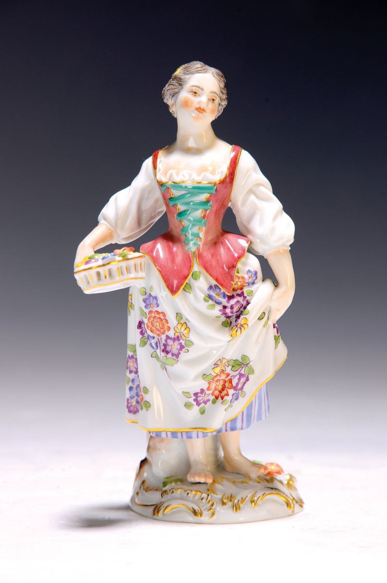 Porzellanfigur, Meissen, Mitte 20 Jh.,  Gärtnerin mit