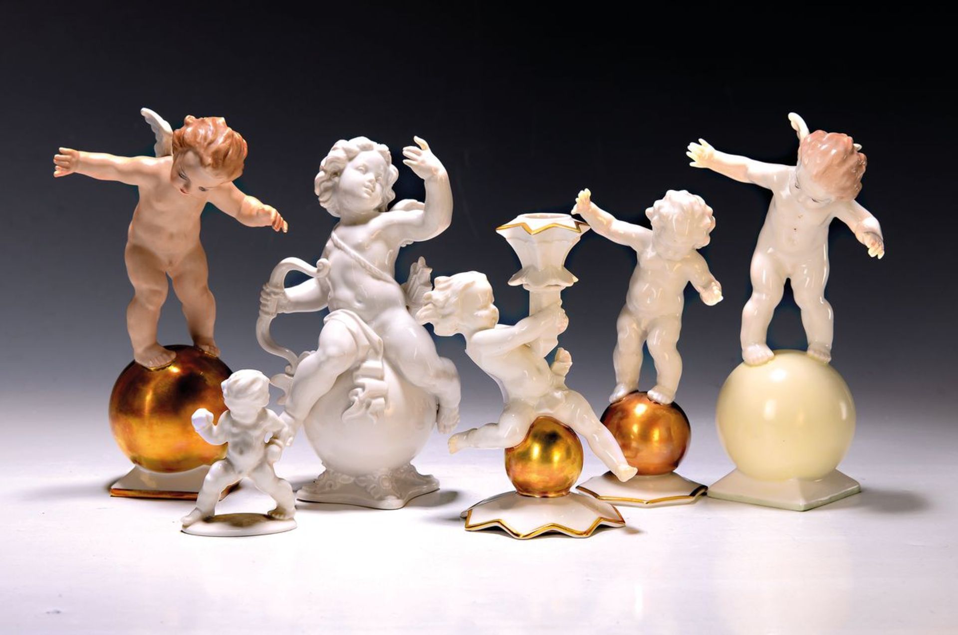 Sechs Porzellanfiguren, Hutschenreuther, eine Figur