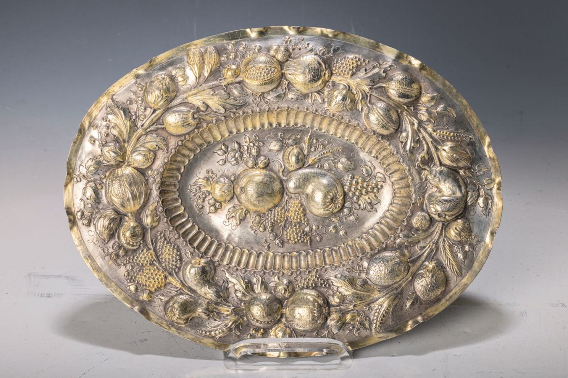 Ovale Platte, deutsch, Emden, um 1700, 13-lötiges Silber,