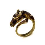 18 kt Gold Ring 'Pferd',   GG 750/000, Ringschiene in Form