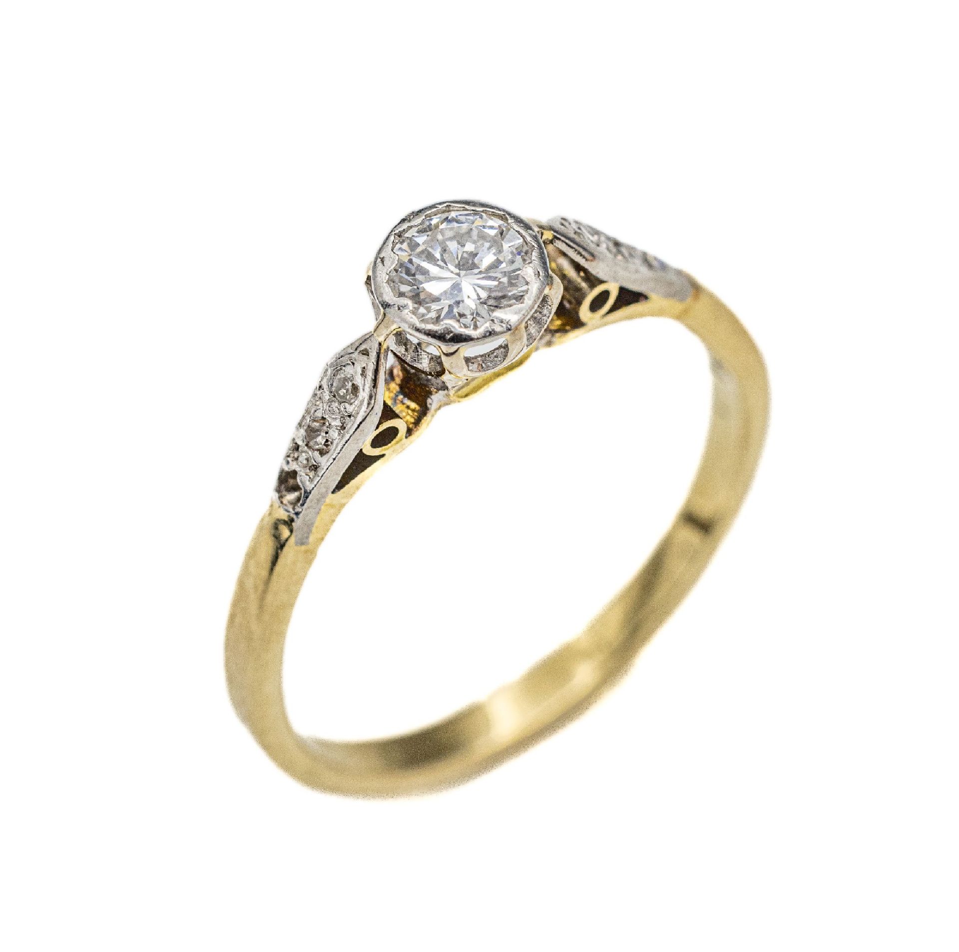 14 kt Gold Diamant-Ring, GG/WG 585/000,   mittig Brillant