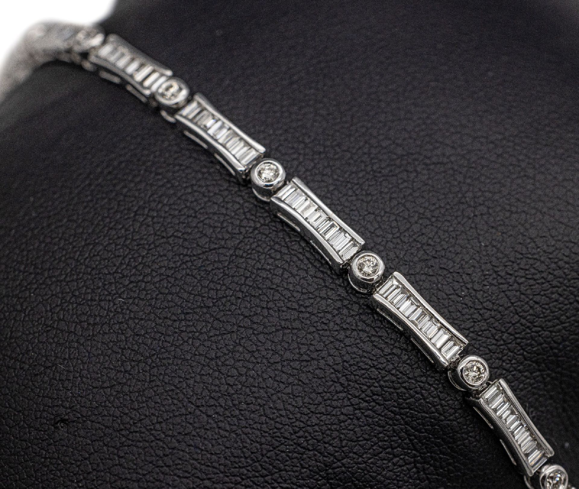 18 kt Gold Diamant-Armband,   WG 750/000, 15 Brillanten