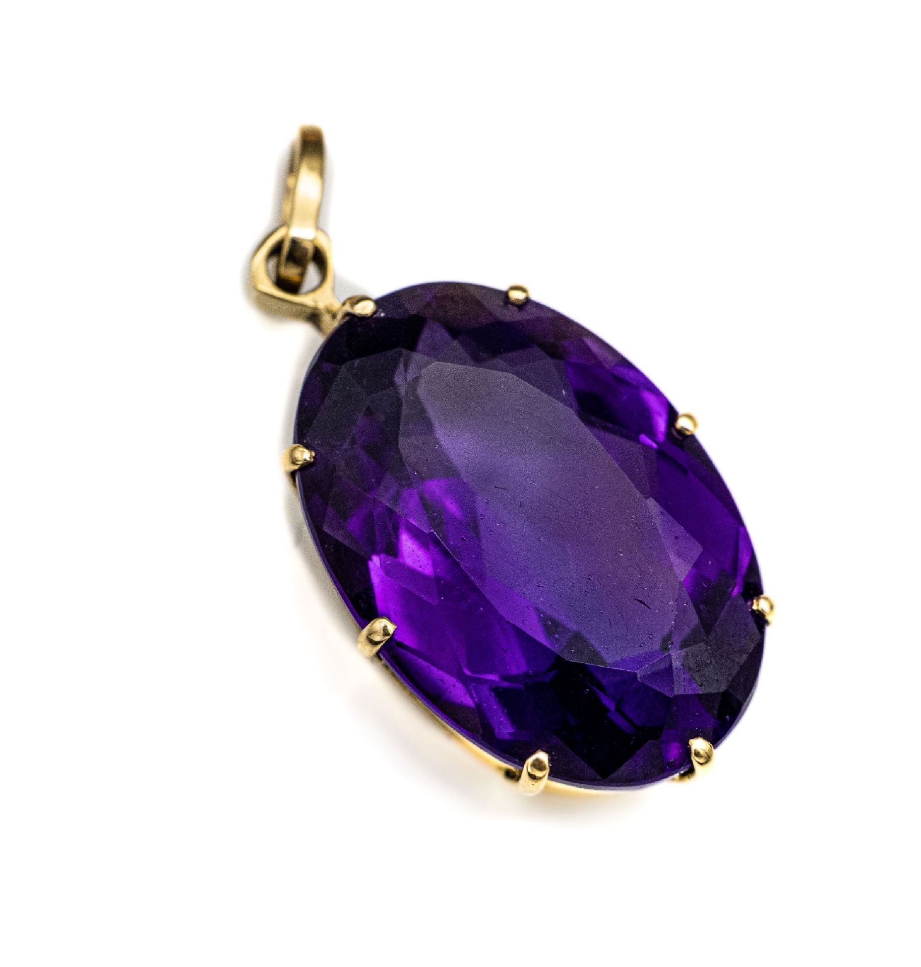 14 kt Gold Amethyst-Anhänger,   GG 585/000, ovalfacett.