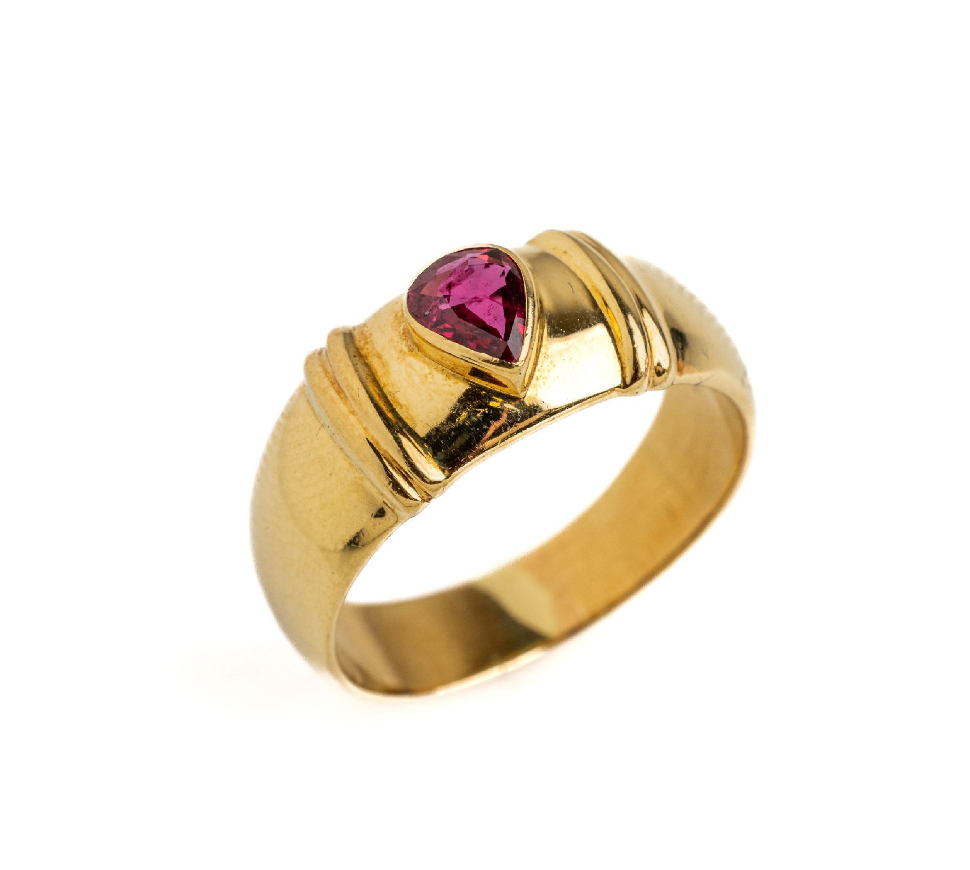 18 kt Gold Rubin-Ring, GG 750/000, facett. Rubin-Tropfen