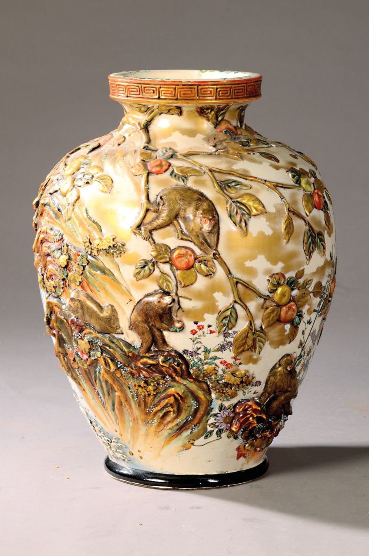 Grosse Satsuma-Vase, Japan, wohl Kinkozan, Meiji-Zeit,