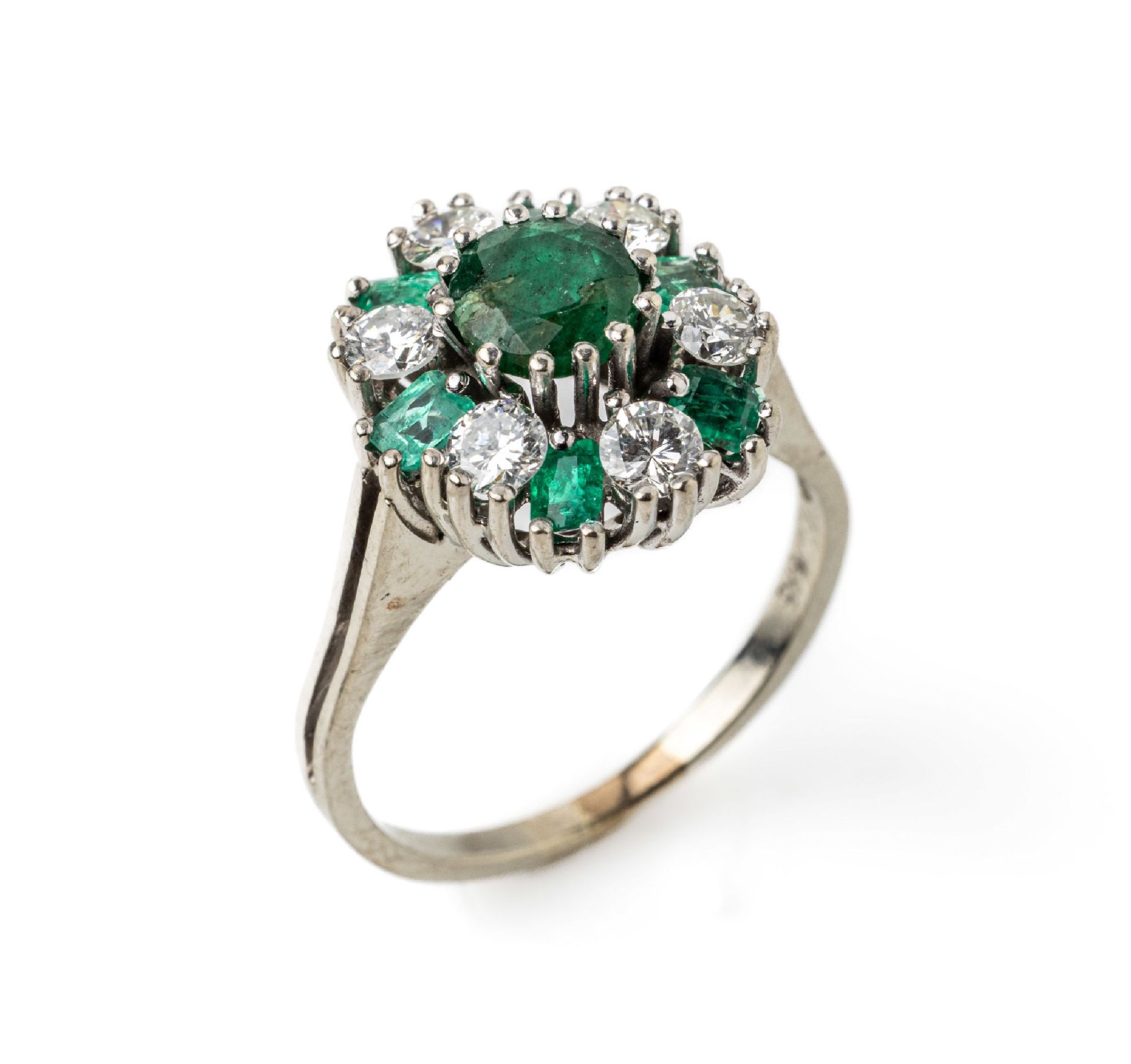 14 kt Gold Smaragd-Brillant-Ring, WG 585/000, mittig