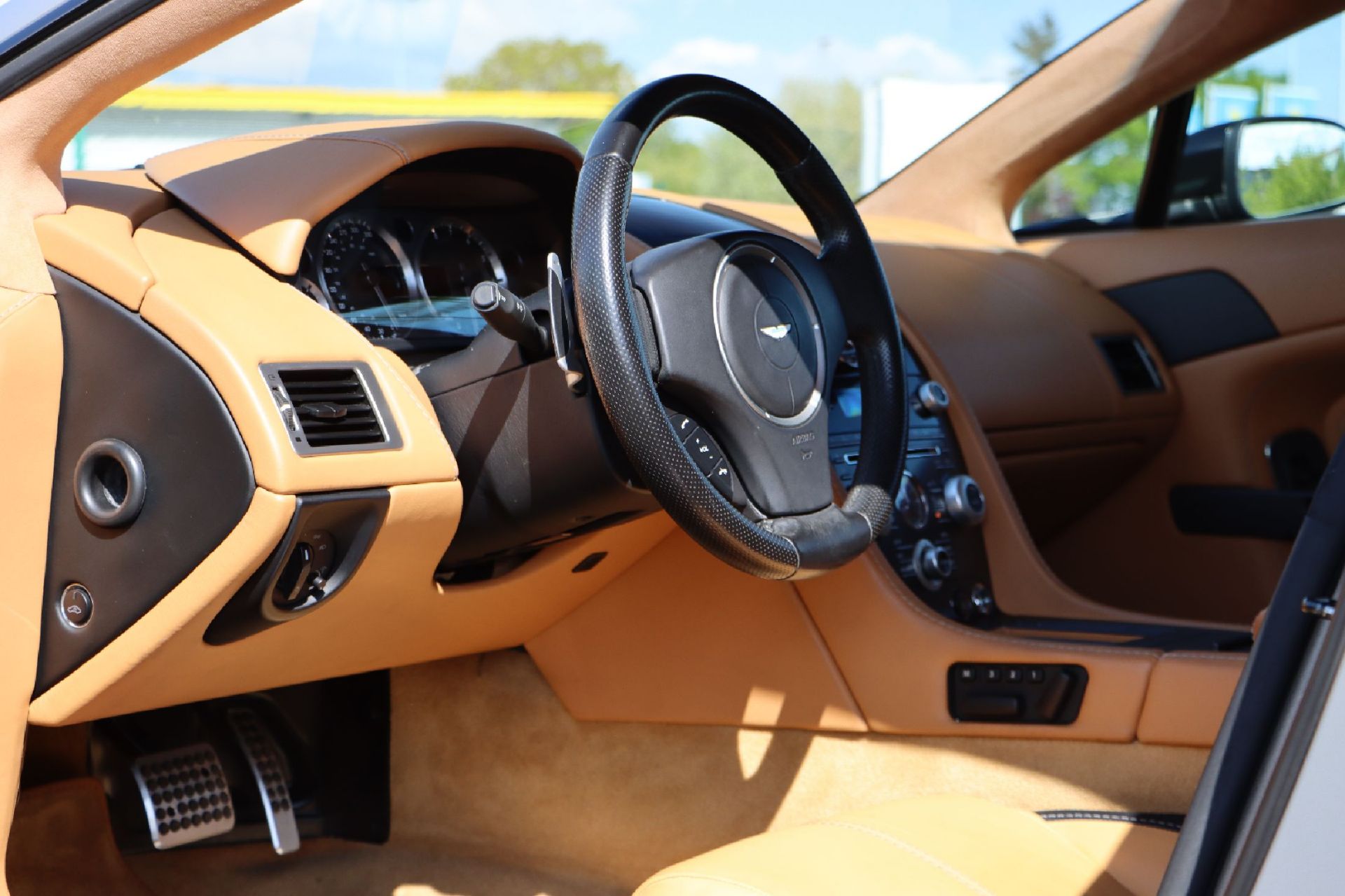 Aston Martin V8 Vantage Coupé,  Fahrgestellnummer: - Bild 6 aus 8