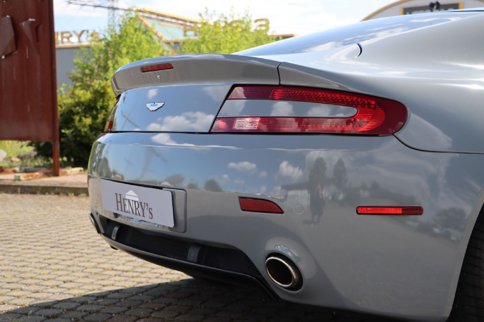 Aston Martin V8 Vantage Coupé,  Fahrgestellnummer: - Bild 4 aus 8