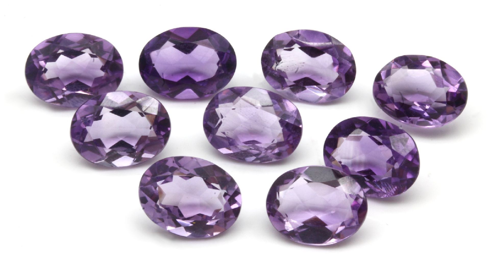 Lot lose Amethyste, ca. 672 ct, ovalfacett.in versch.