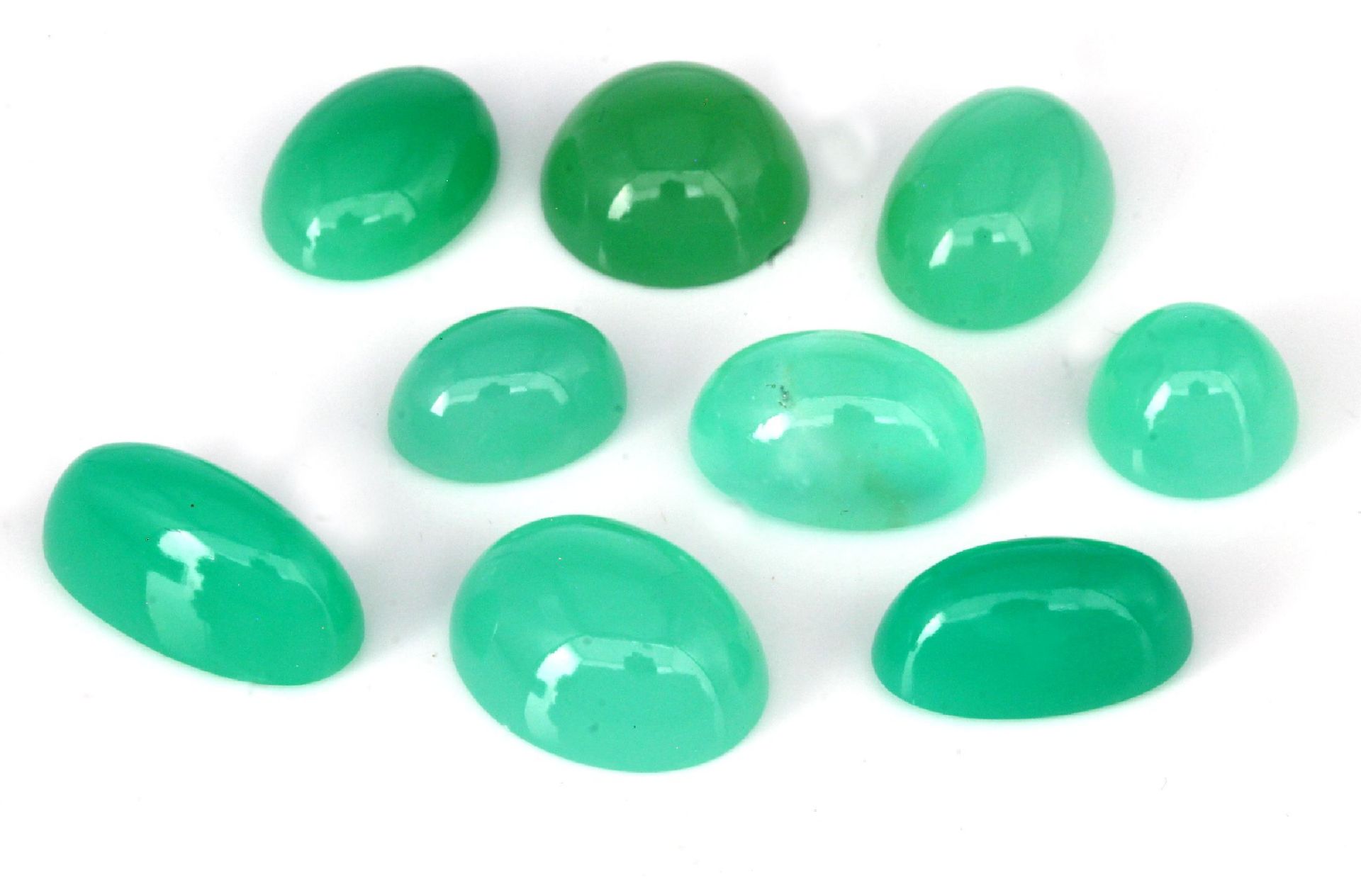 Lot lose Chrysoprase, zus. ca. 827.39 ct, Cabochons in