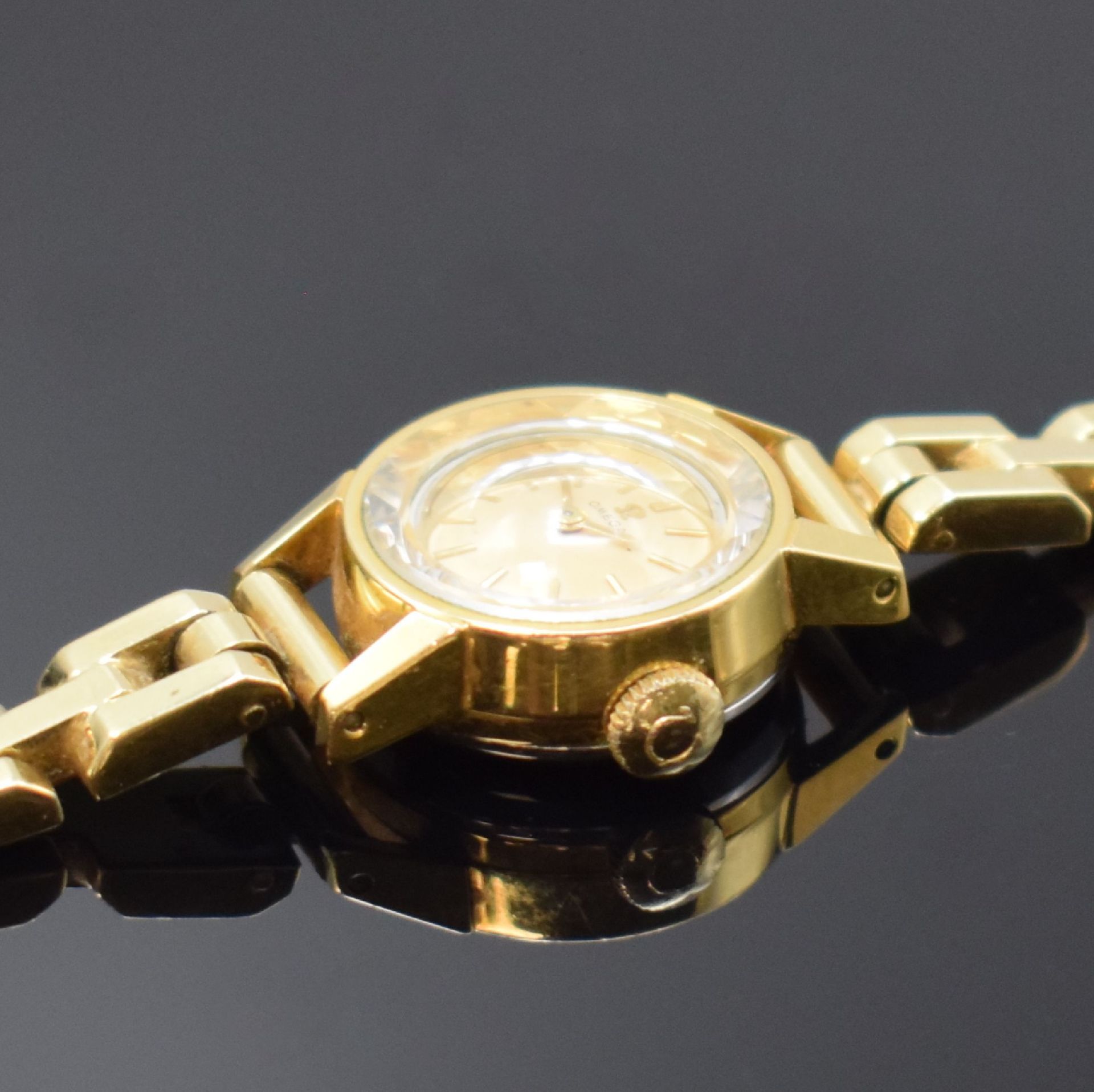 OMEGA vergoldete Damenarmbanduhr mit neutralem Goldband in - Image 4 of 5