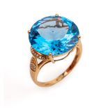 18 kt Gold Topas-Diamant-Ring, RG 750/000, mittig