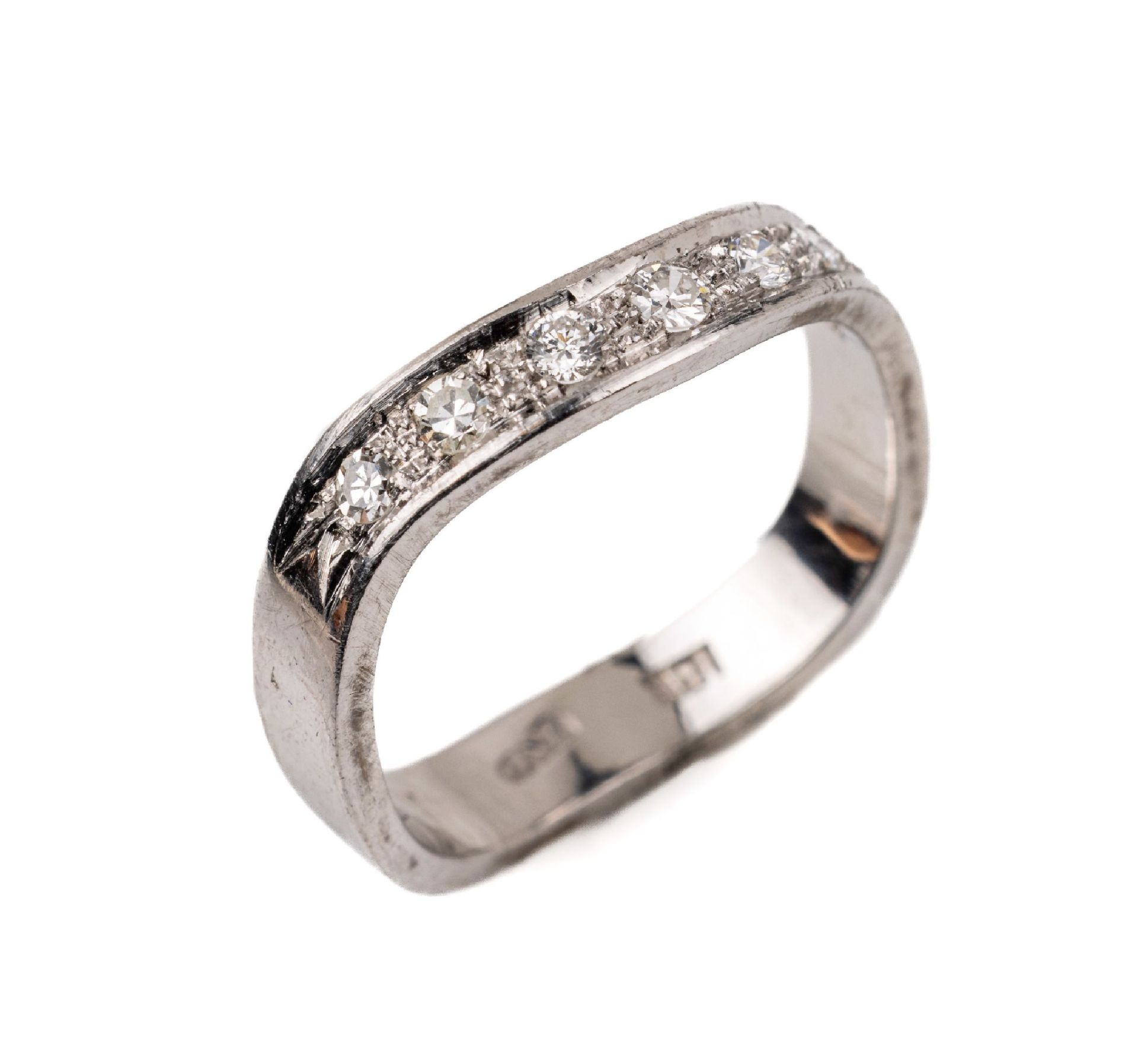 18 kt Gold Diamant-Ring, WG 750/000, 4 Brillanten und 3