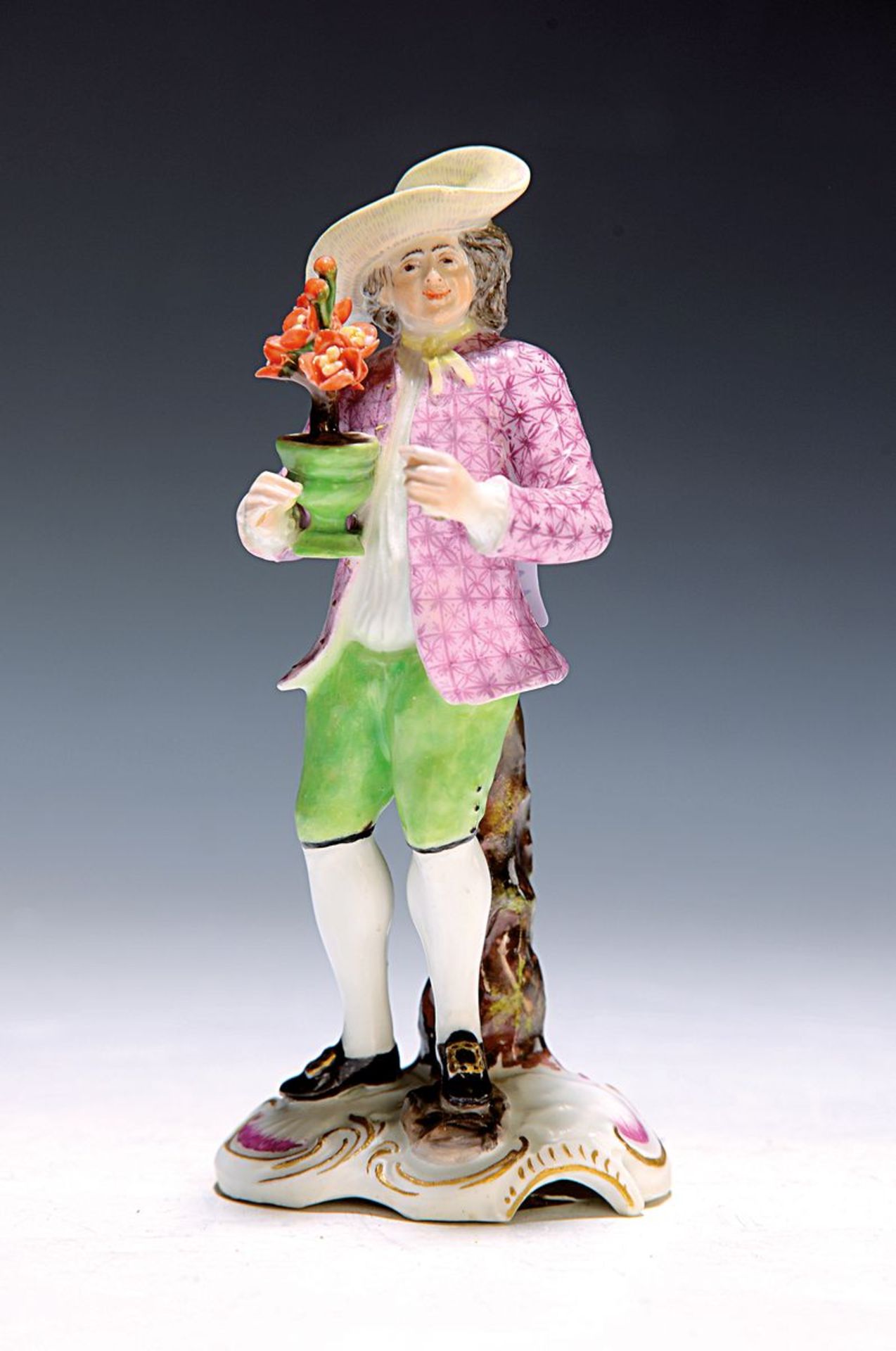 Porzellanfigur, Höchst, um 1760, Gärtner mit Blumentopf,