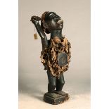 Große Kraftfigur, sog. Nkisi, Kongo, Bakongo, 20. Jh.,