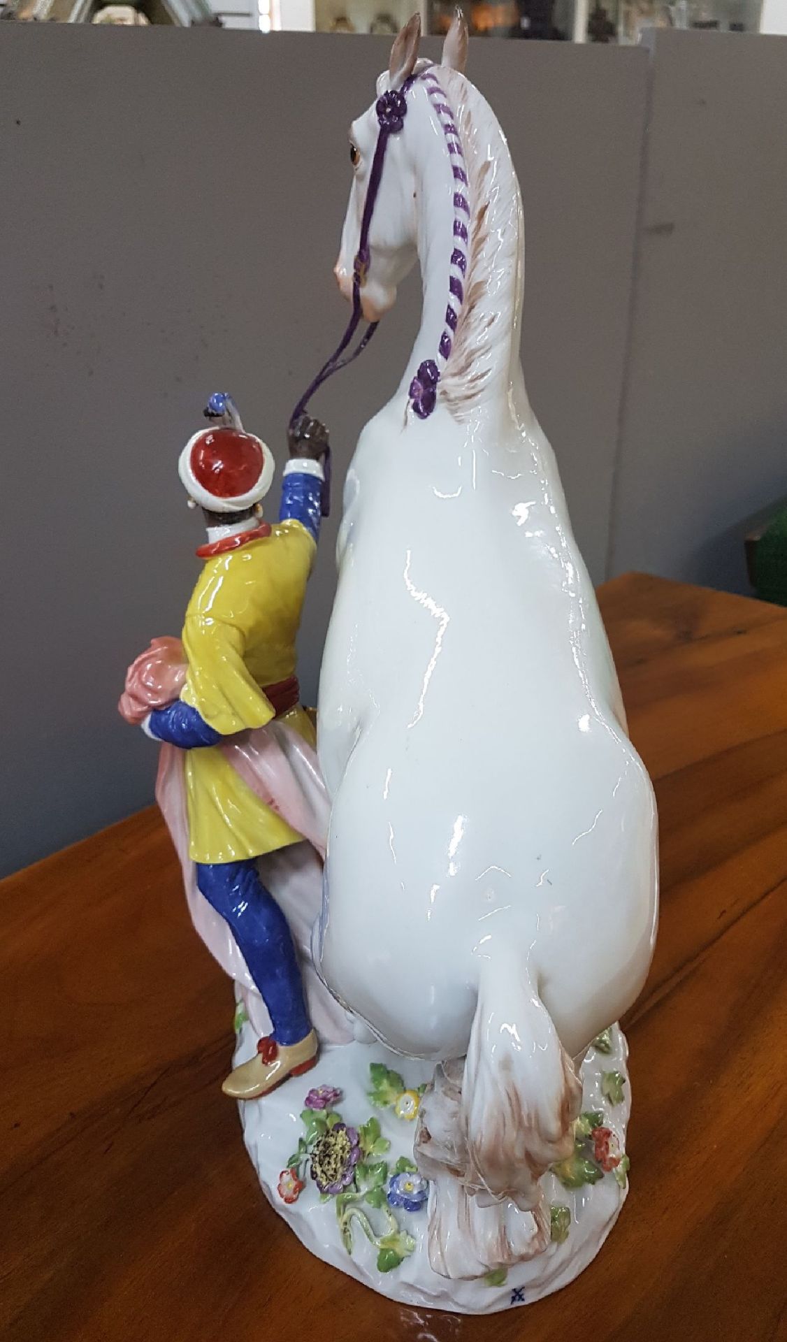 Außergewöhnlich große Porzellanfigur, Meissen, Mitte 20. - Image 20 of 25