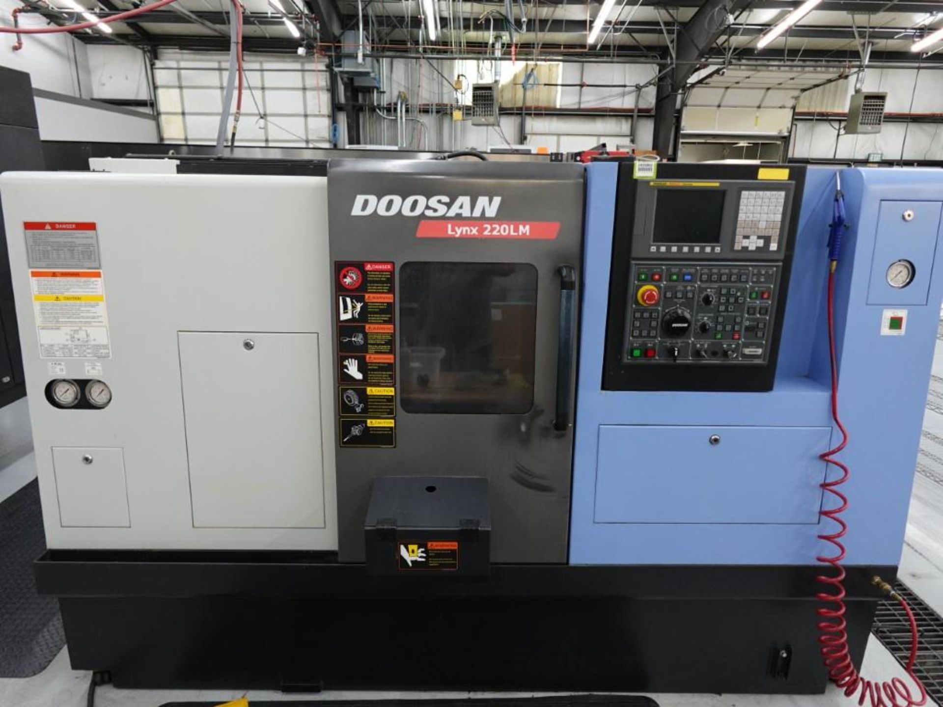 Doosan Lynx 220LMA CNC Turning Center