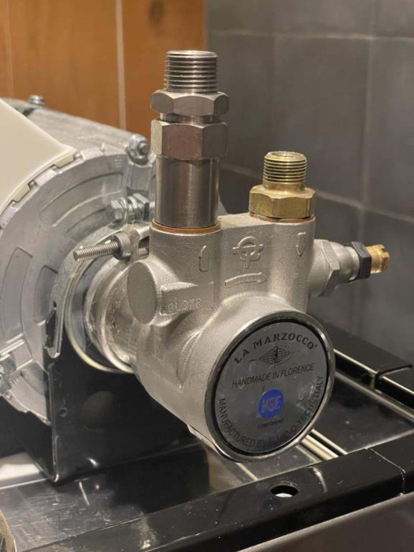 La Marzocco LINEA 1EE Semi-Auto Espresso Machine - Image 5 of 6