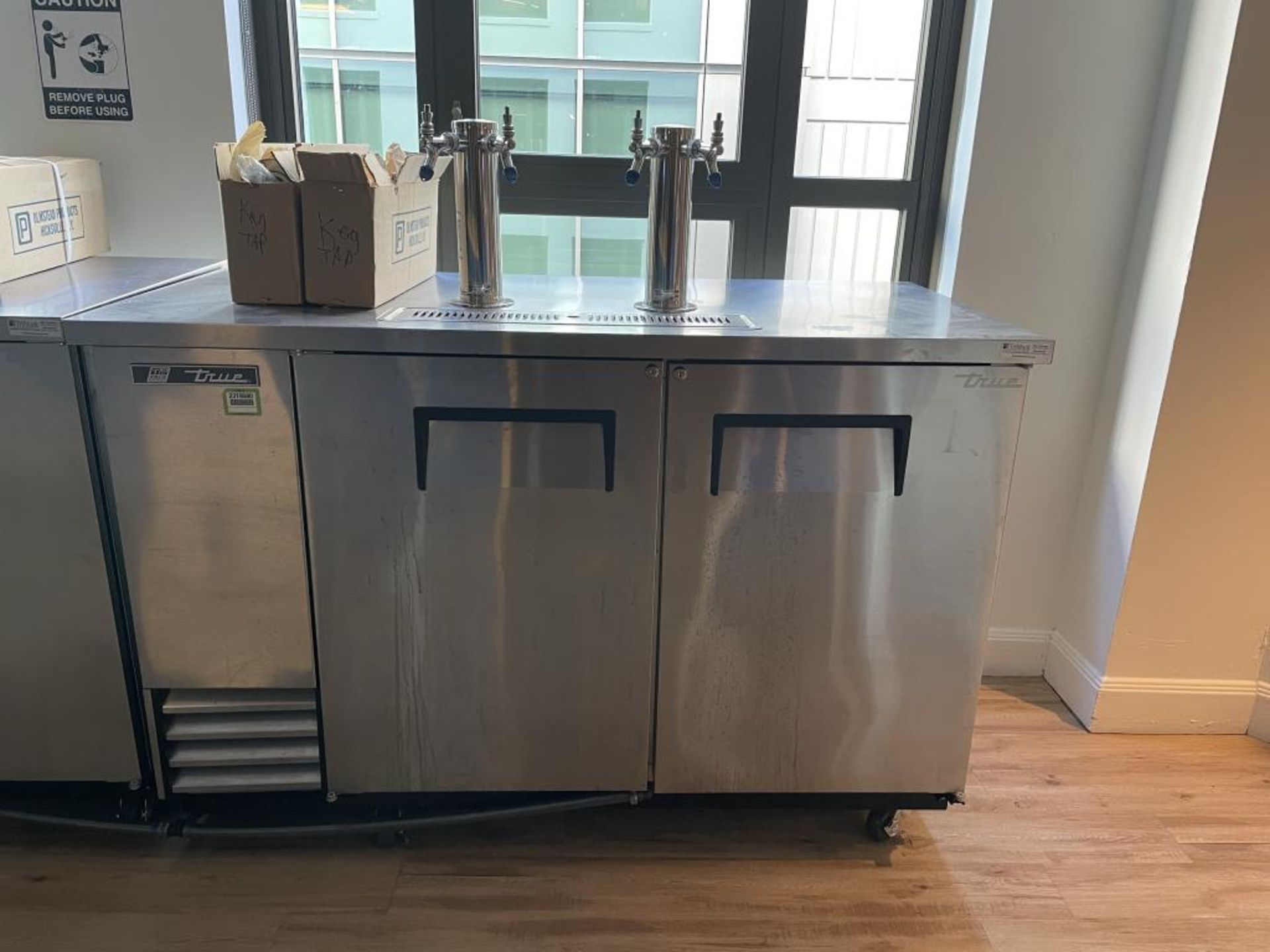 True TDD-2-S-HC 59" Kegerator