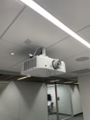 NEC PA622U Projector
