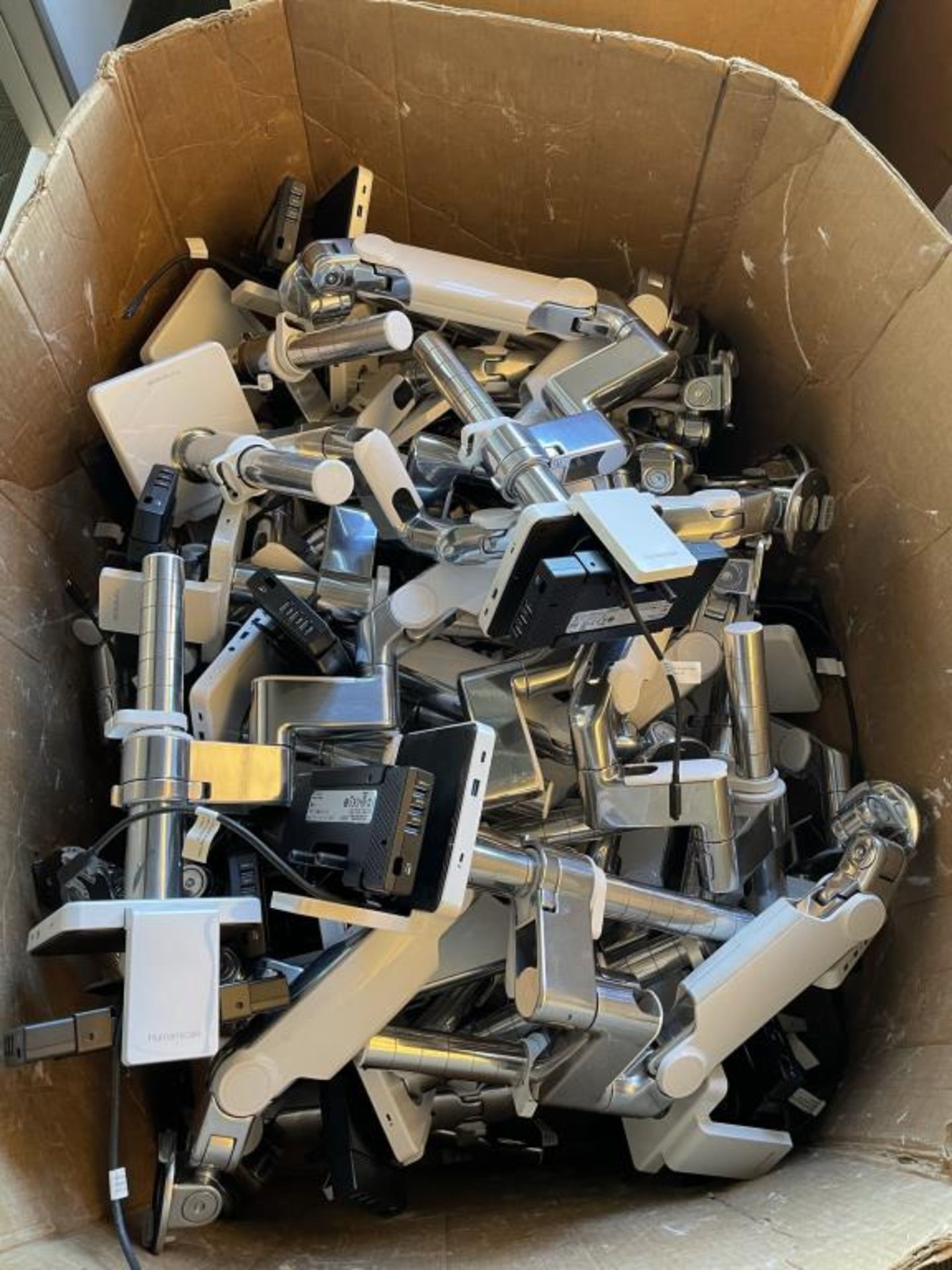 (200+) Humanscale M2.1 w/ M/Connect2 Monitor Arms - Image 5 of 13