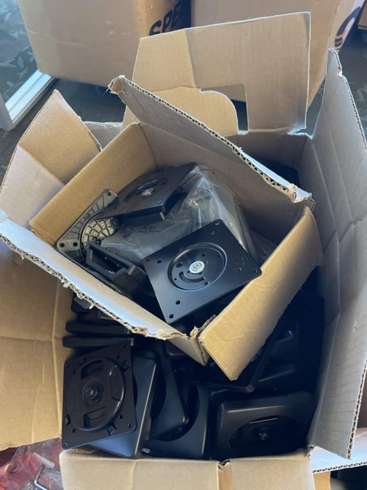 (200+) Humanscale M2.1 w/ M/Connect2 Monitor Arms - Image 11 of 13