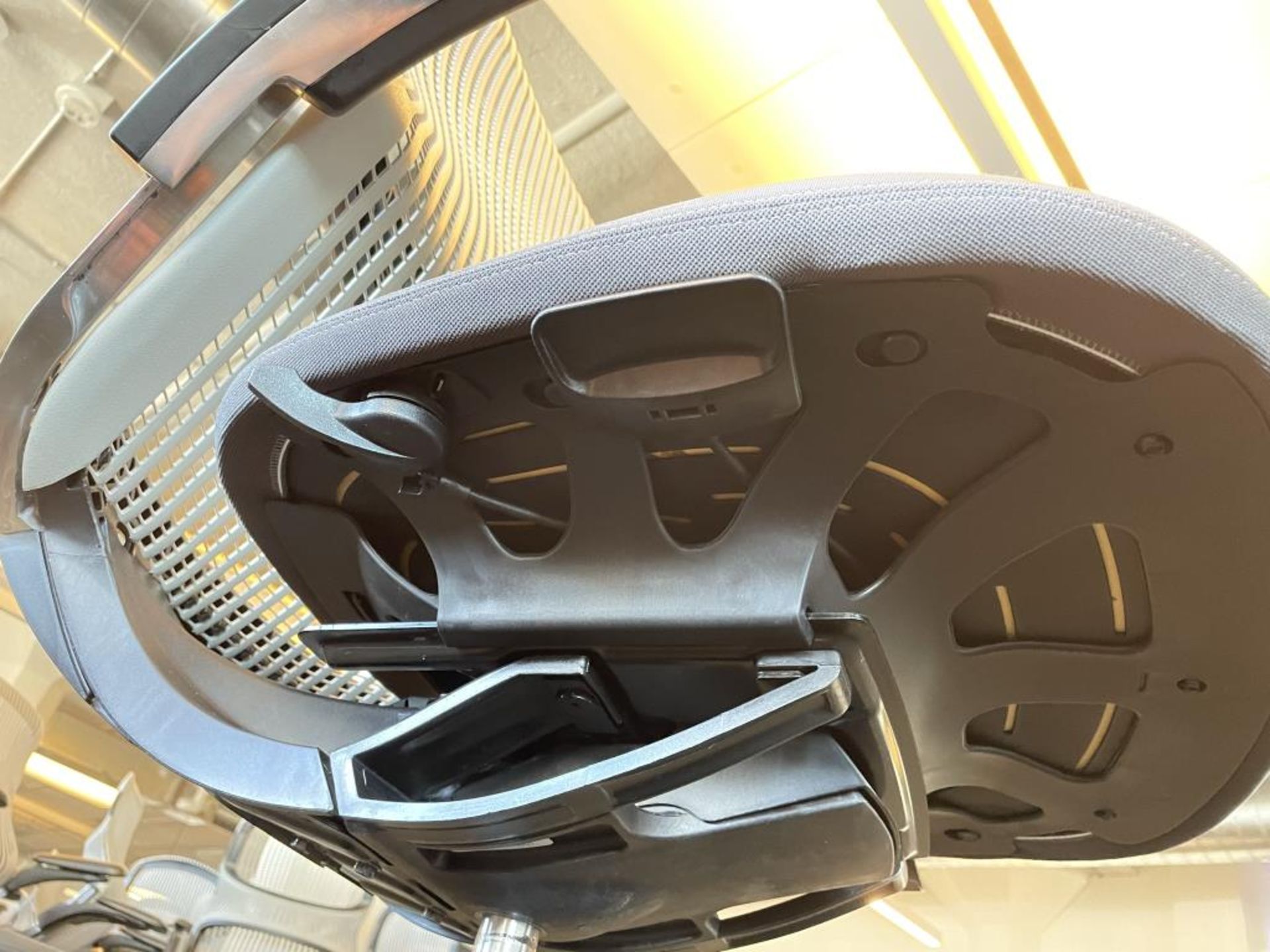 Knoll Generation High Performance Task Chair - Image 5 of 11