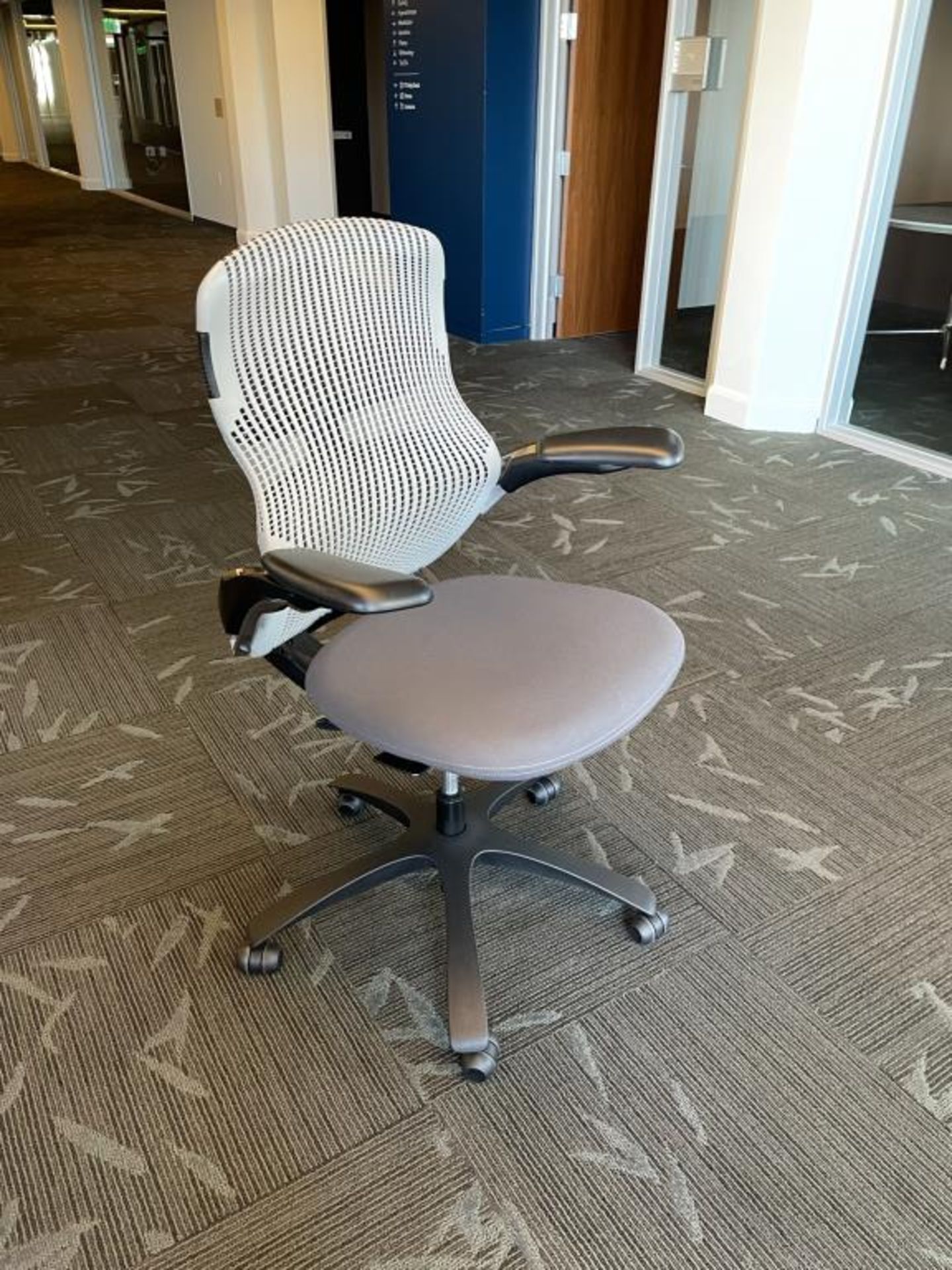 (8) Knoll Generation High Performance Task Chair - Image 10 of 11