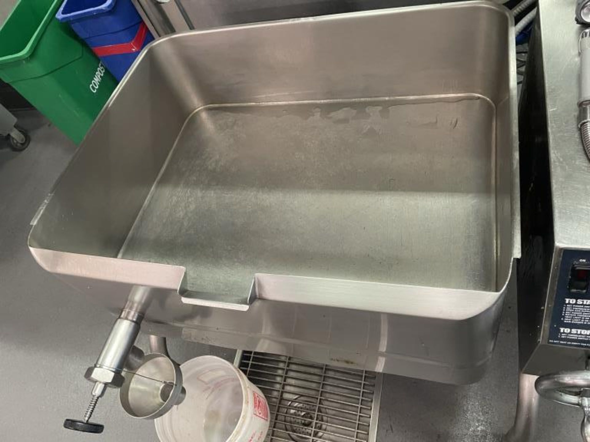 Groen 40 Gal S.S Tilt Skillet Braising Pan - Image 6 of 6