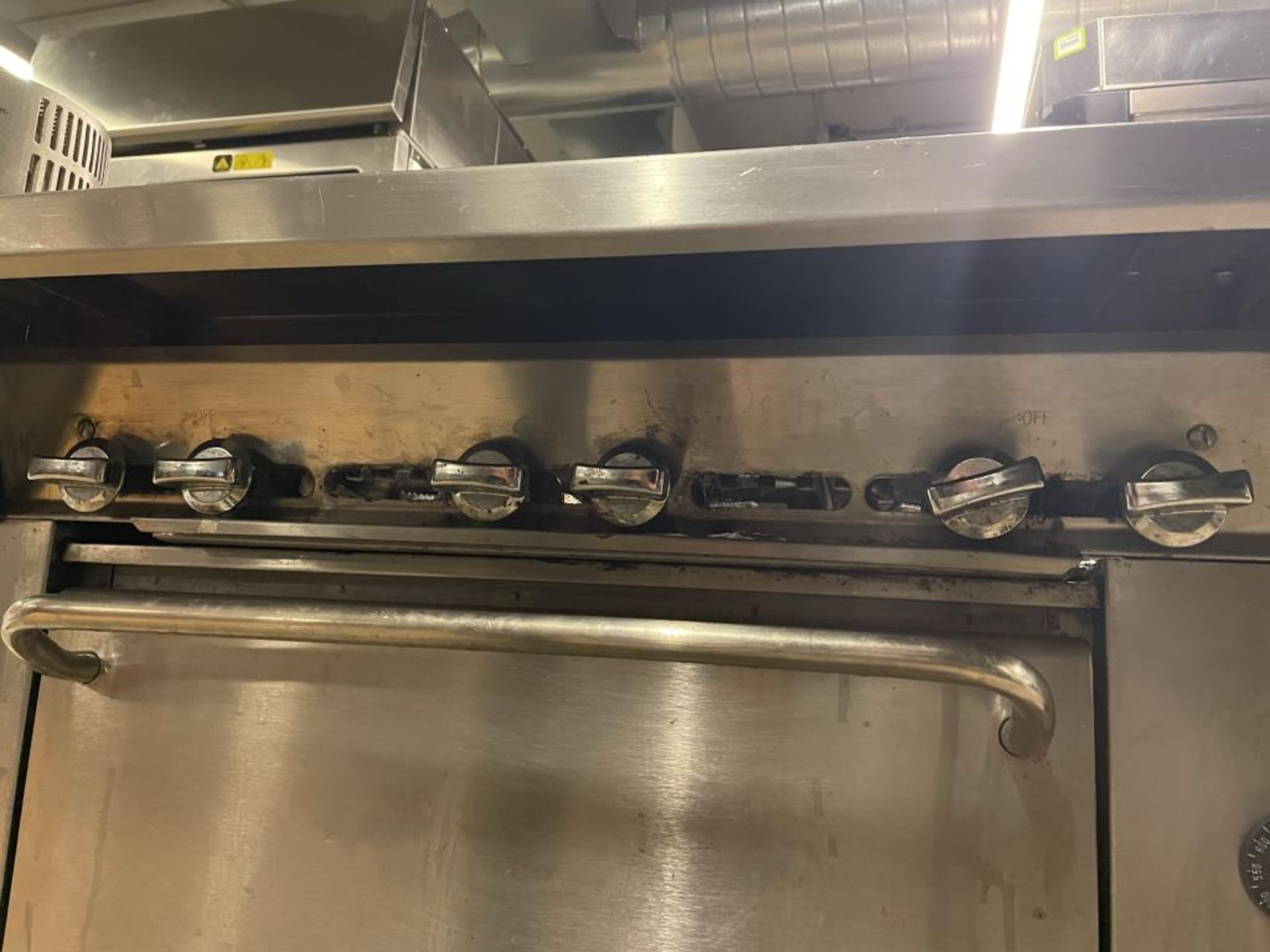 Montague Legend 36" Heavy Duty Gas Range W/ 6 Burners - Image 4 of 8