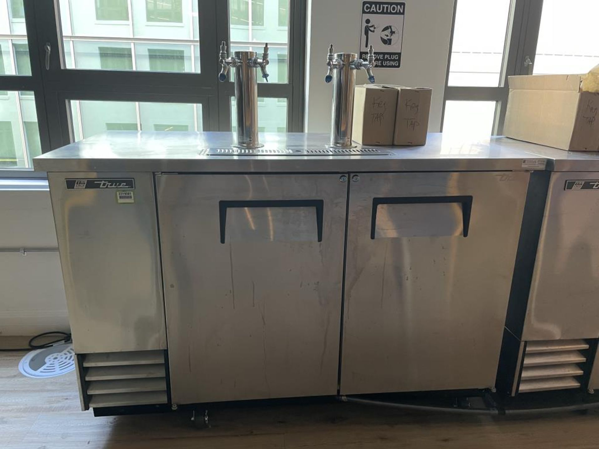 True TDD-2-S-HC 59" Kegerator