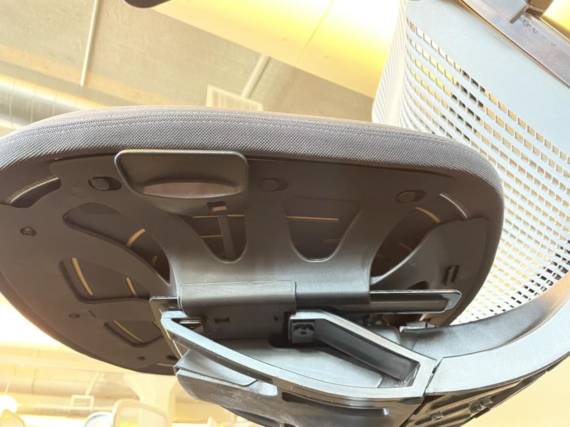 Knoll Generation High Performance Task Chair - Image 6 of 11