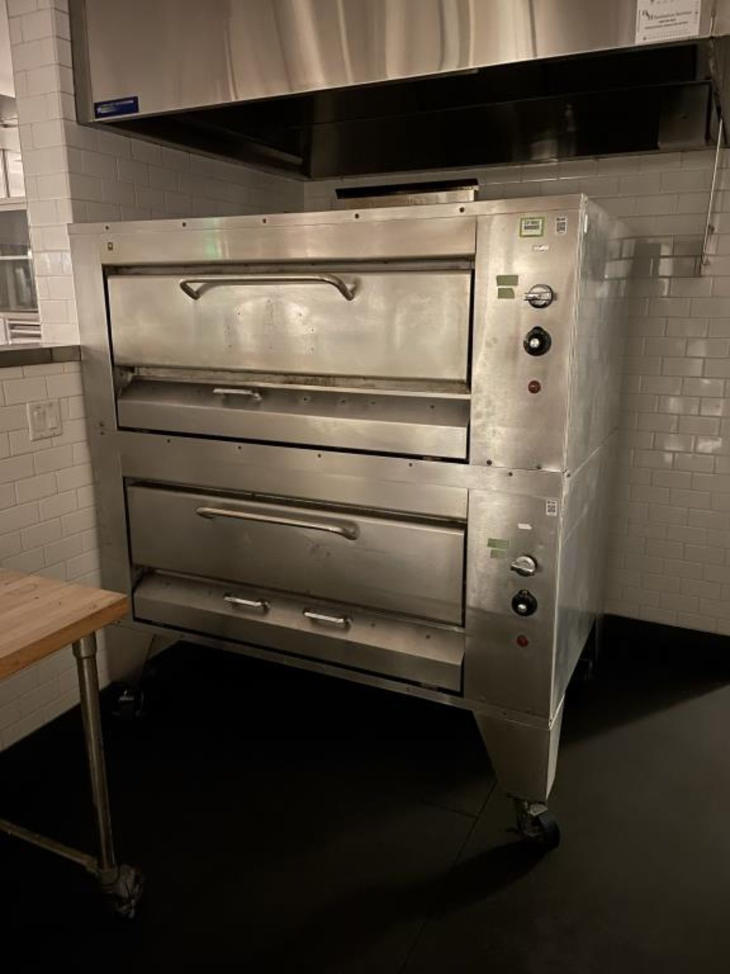 Montague 23P-2 Gas Deck-Type Pizza Bake Oven