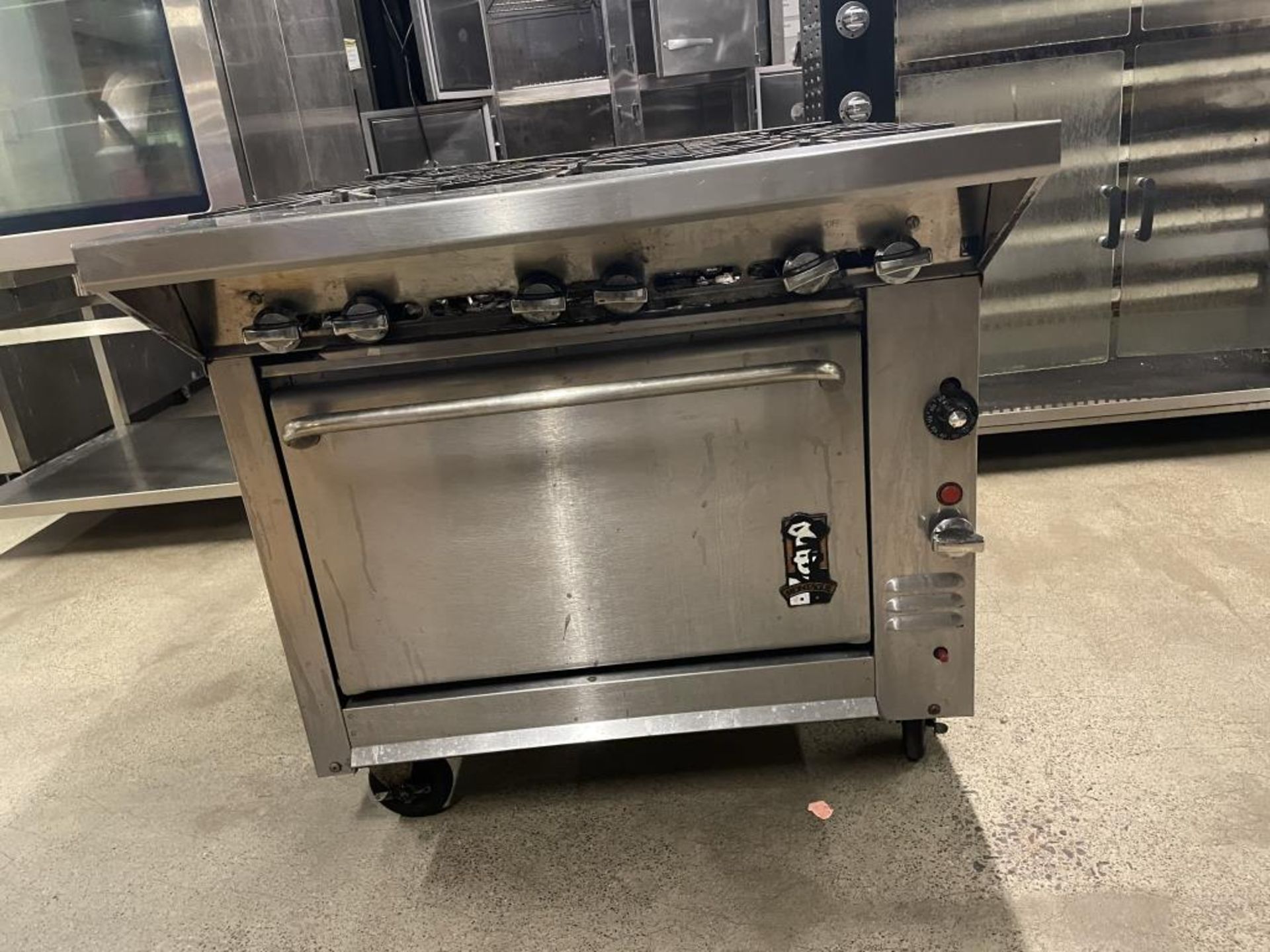 Montague Legend 36" Heavy Duty Gas Range W/ 6 Burners