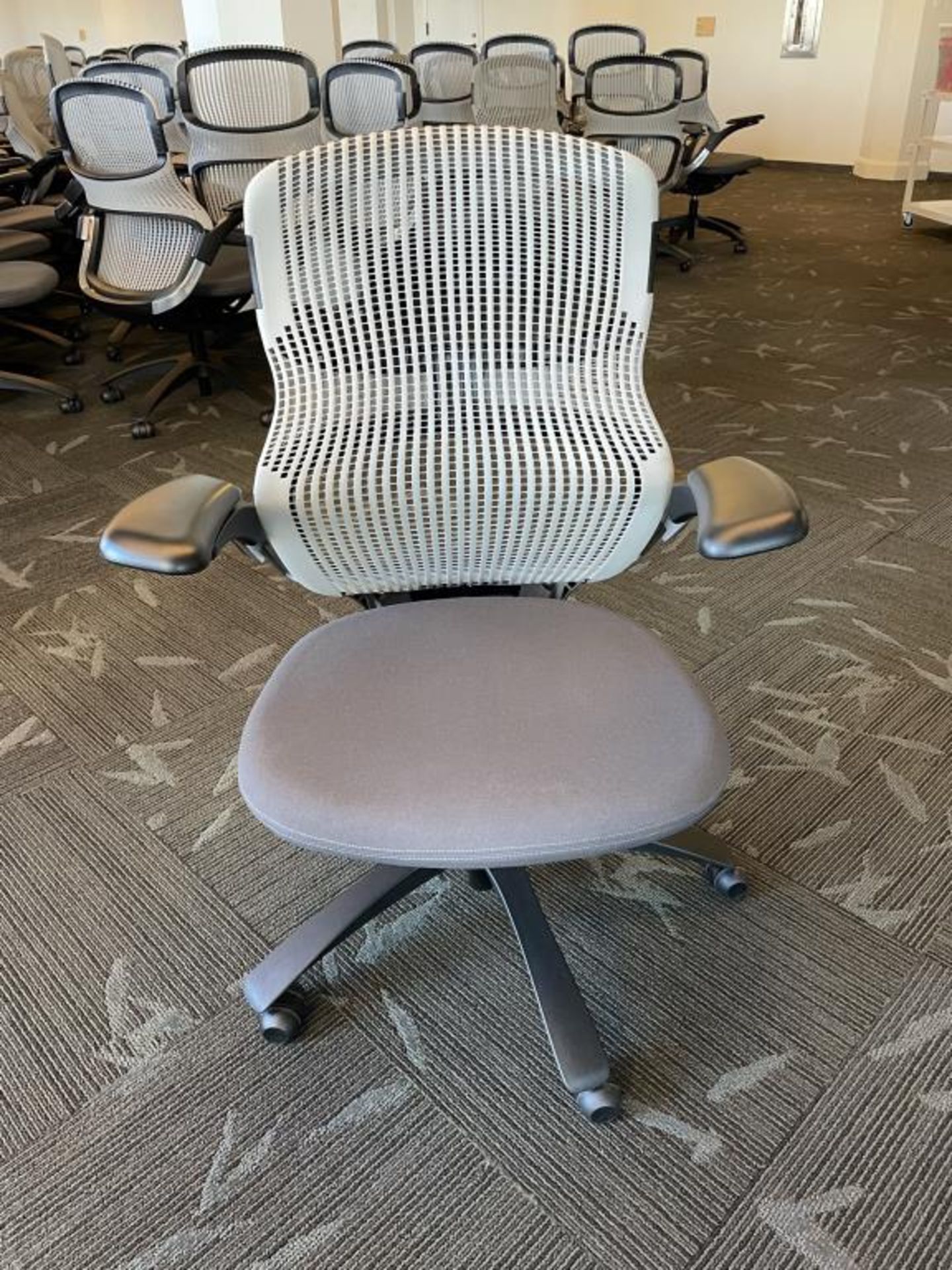 (12) Knoll Generation High Performance Task Chair