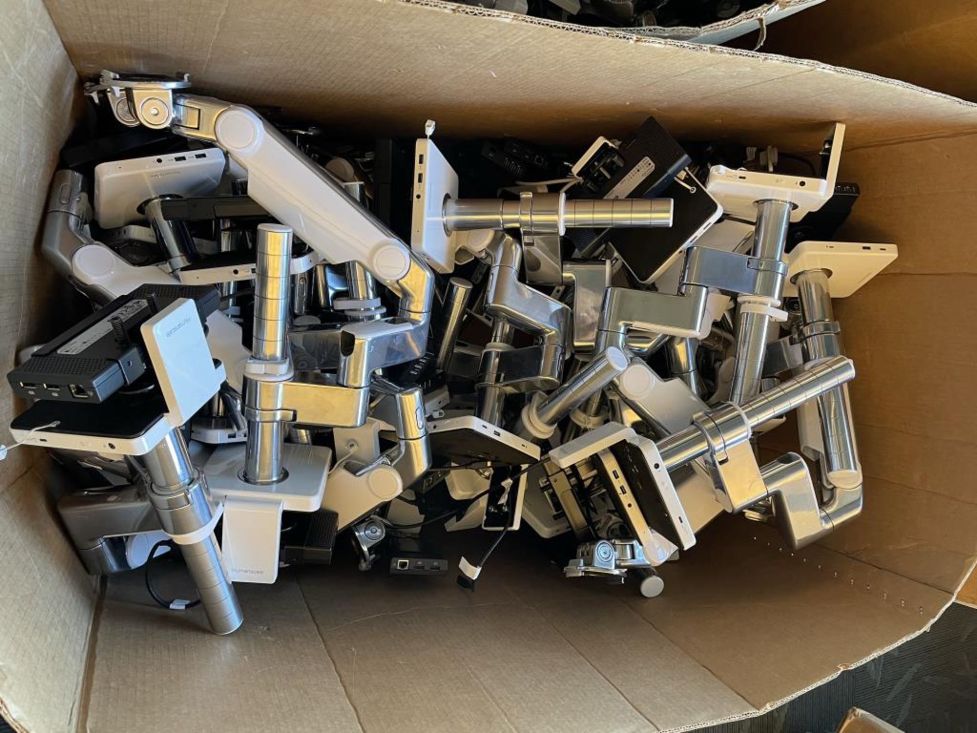 (200+) Humanscale M2.1 w/ M/Connect2 Monitor Arms - Image 4 of 13