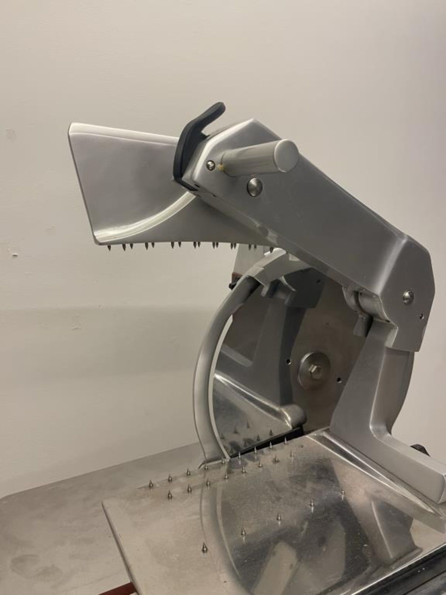 Berkel 330M-STD Manual Fly Wheel Slicer w/ Stand - Image 6 of 9