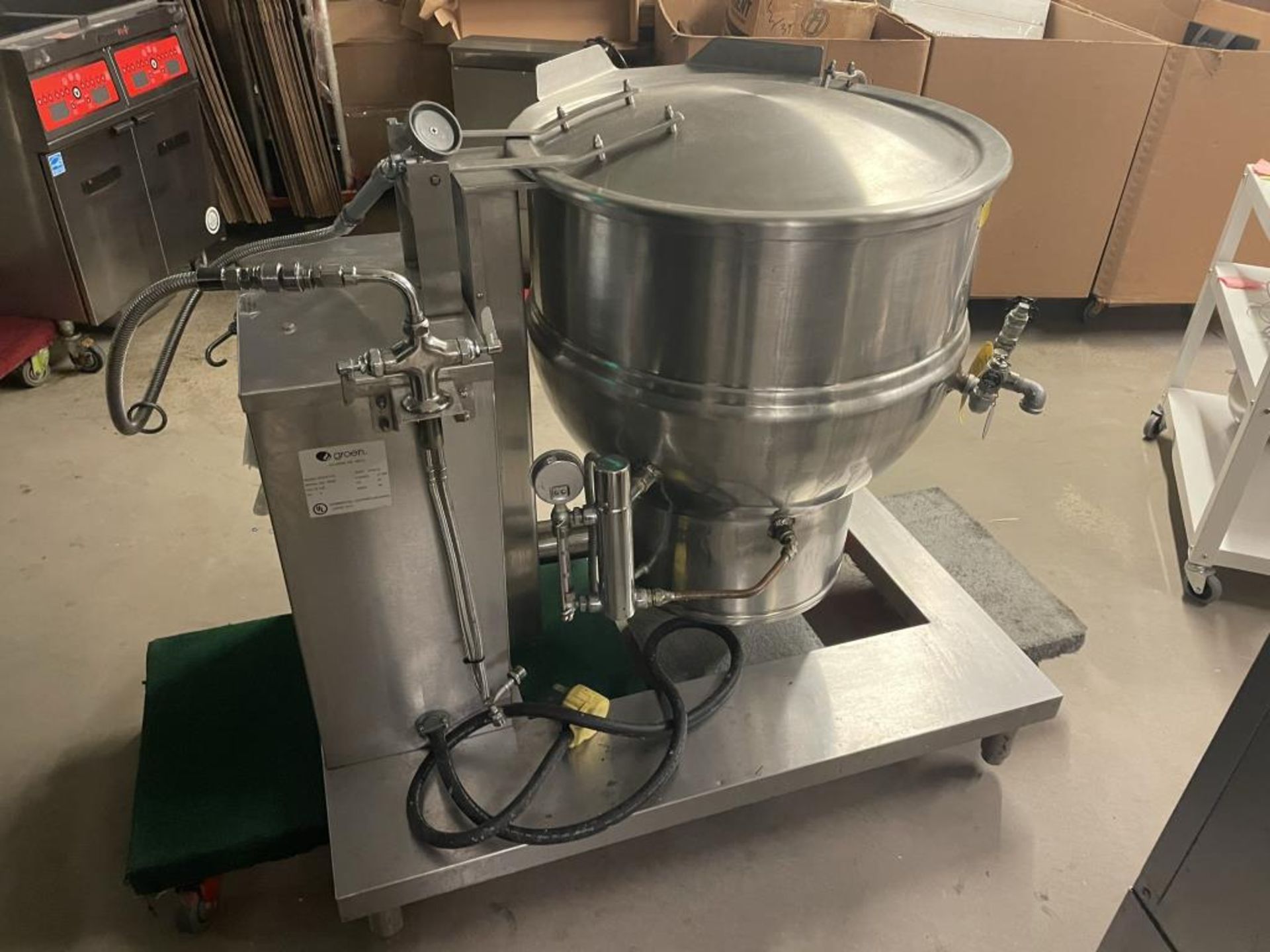 Groen DEE/4t-40 40Gal. Steam Jacketed Tilting Kettle - Image 4 of 6