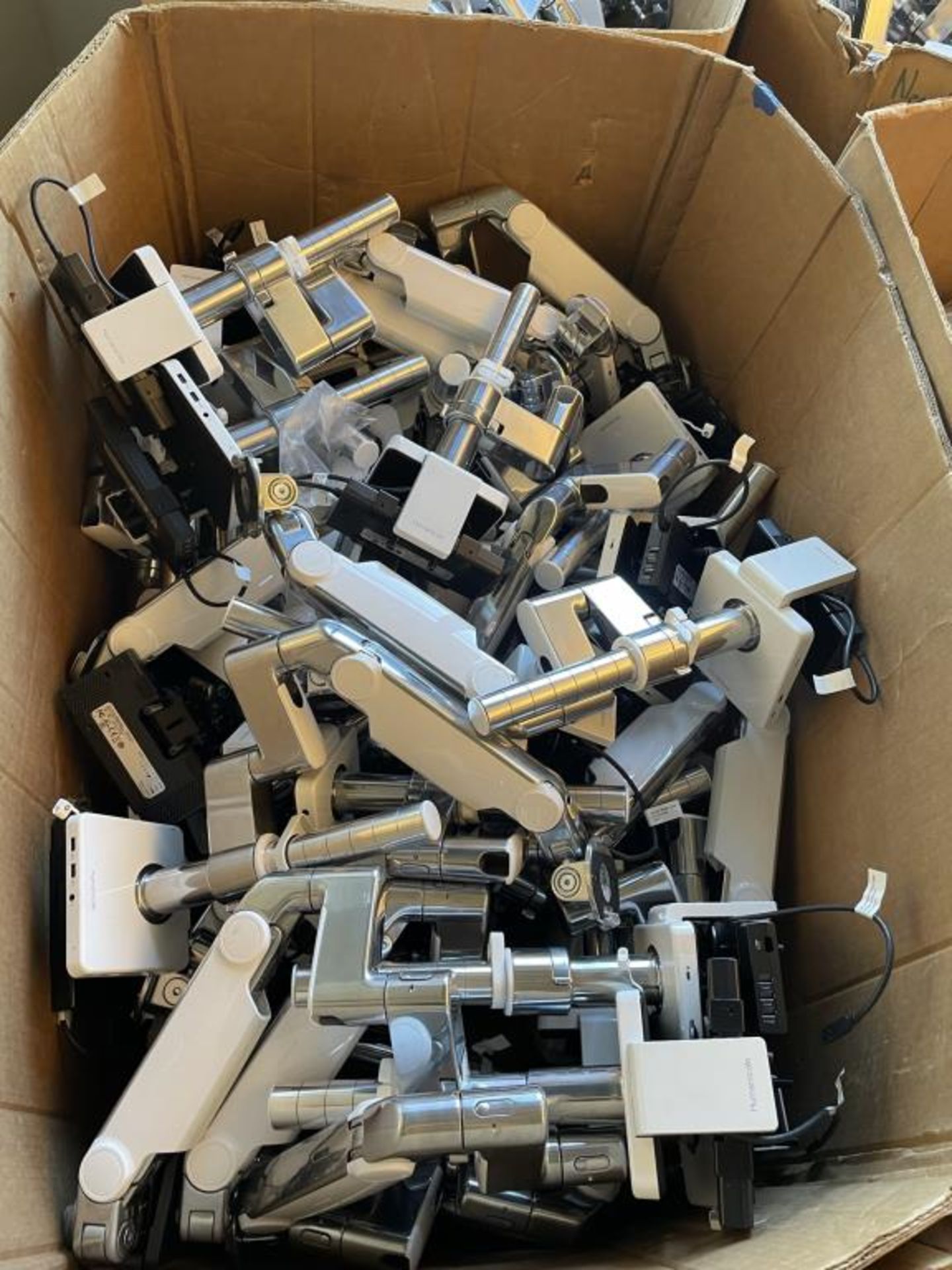 (200+) Humanscale M2.1 w/ M/Connect2 Monitor Arms - Image 8 of 13